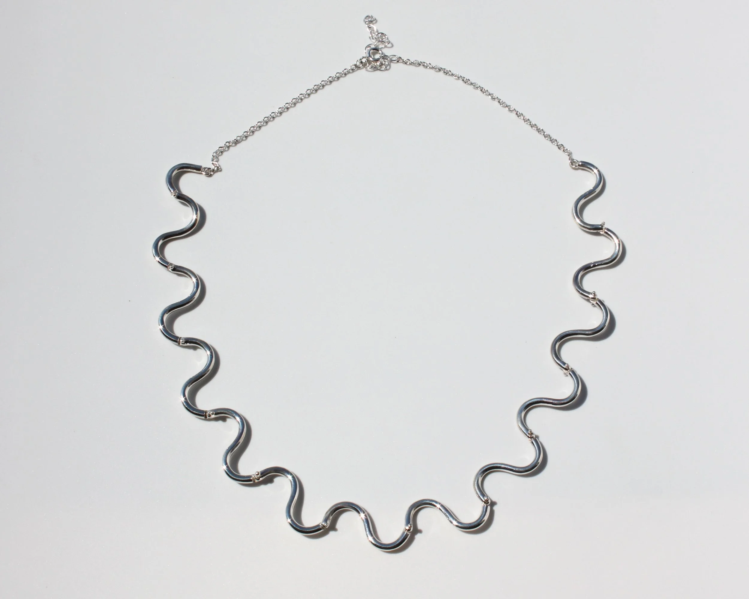 Wiggle Chain on white - full shot Landscape - HoH .jpg