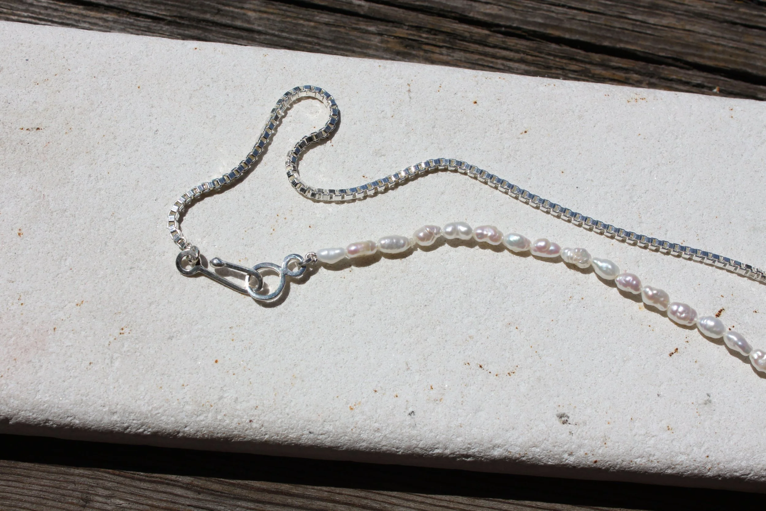 Pearl & Chain on stone - Landcape - HoH - .jpg