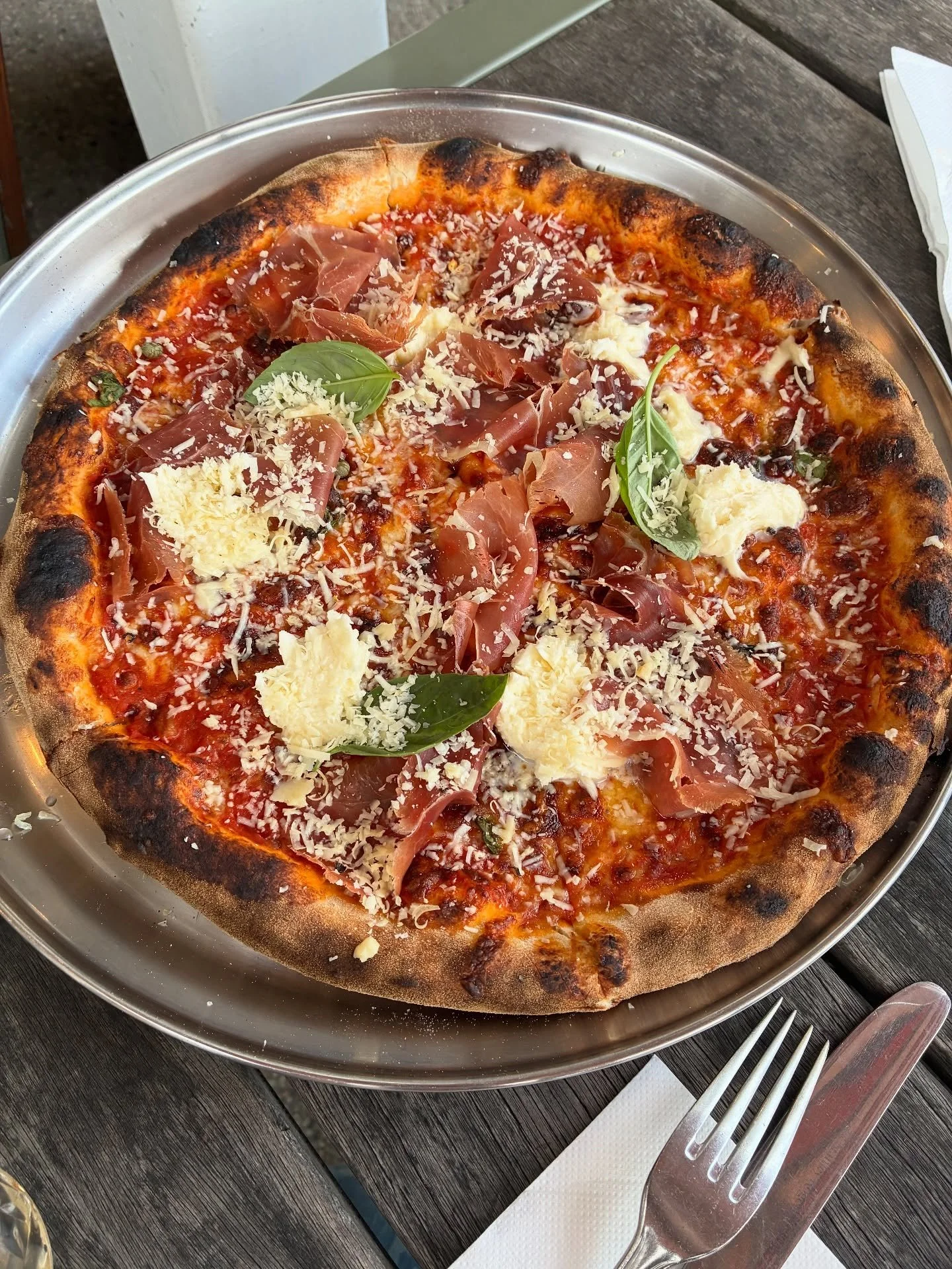 Yum, that sourdough crust 👌🏻