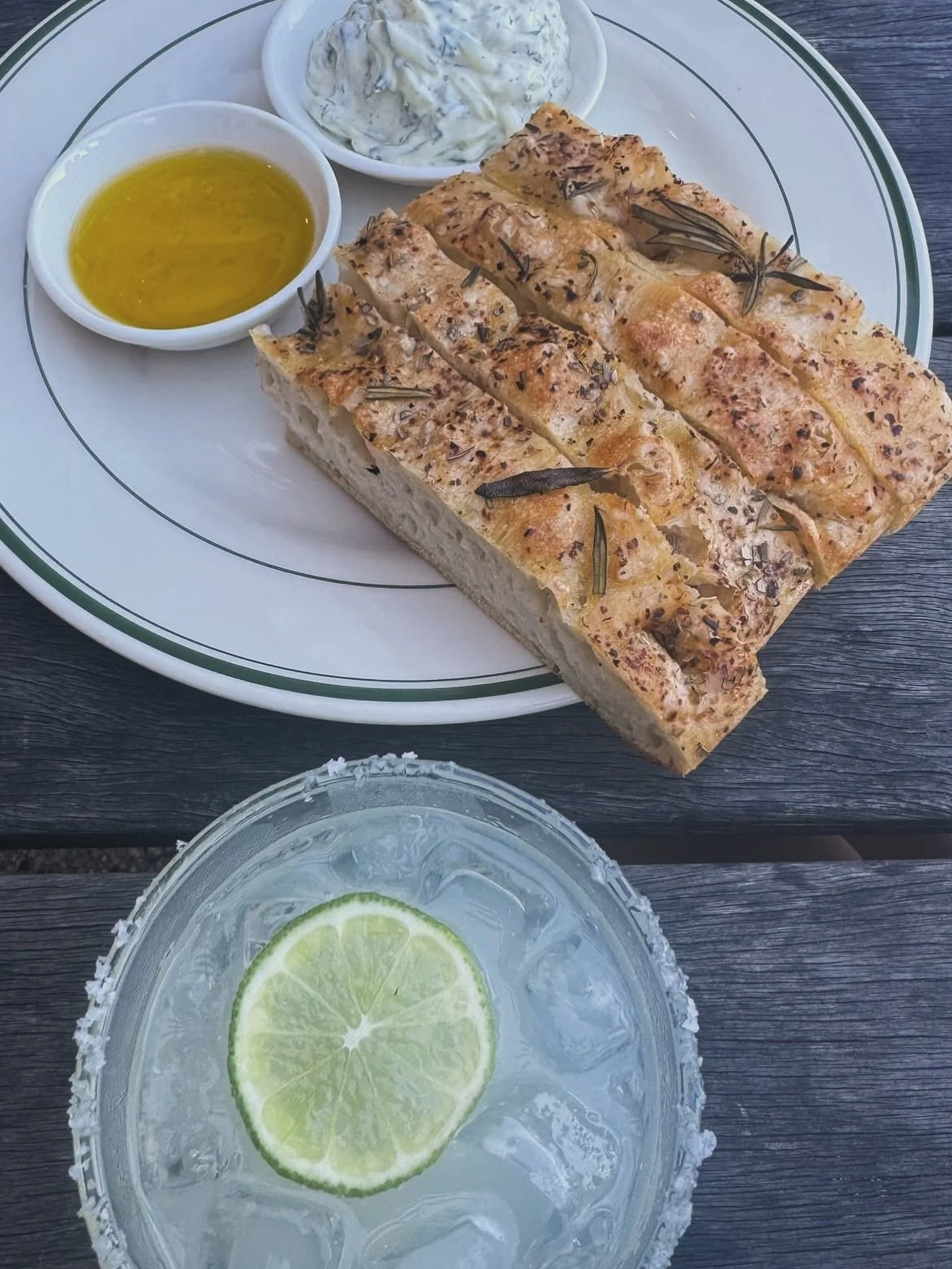 Margaritas and snacks at Salonika Social 🌞 @hayleyleveritt