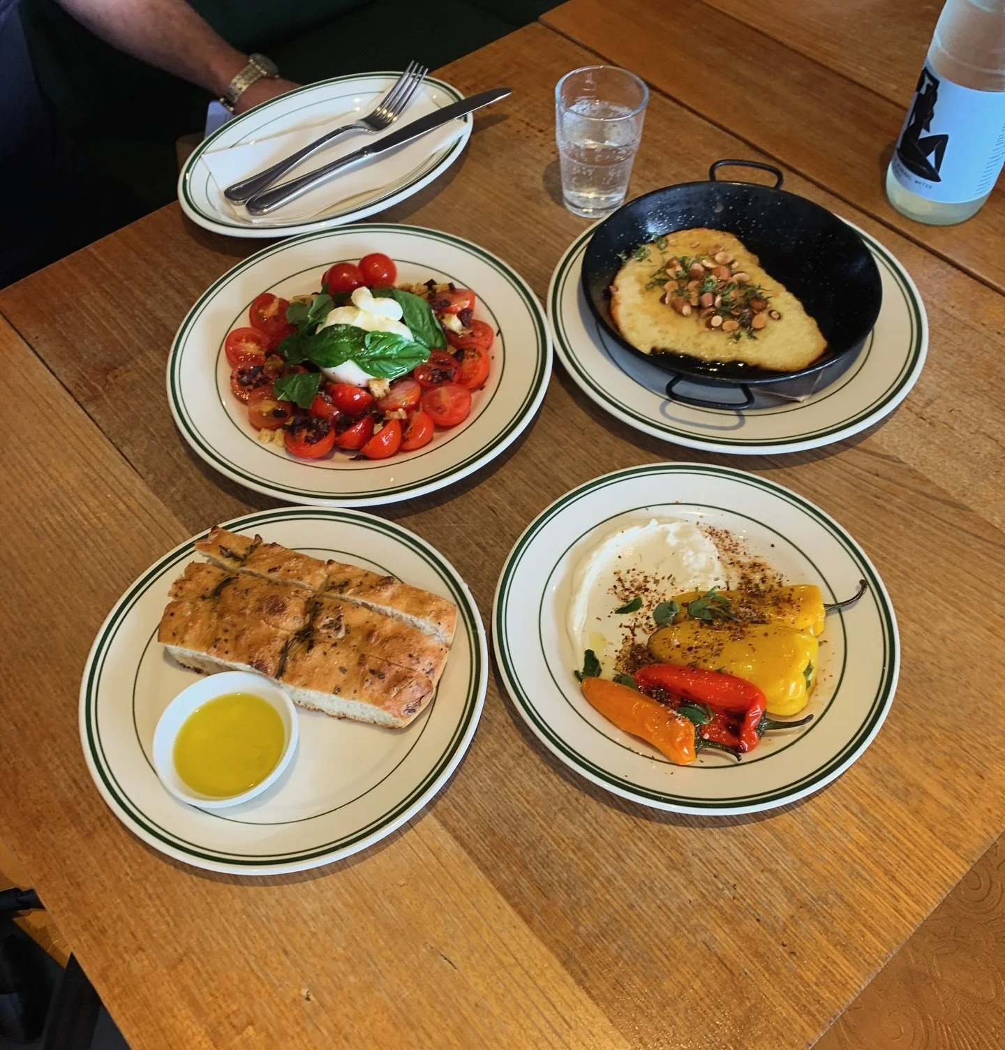 Open 7 Days, all day dining.
However just a reminder that we will be closed Xmas Day and Boxing Day to celebrate Christmas with our family. 
Back open on the Saturday 27th for some Summertime fun!