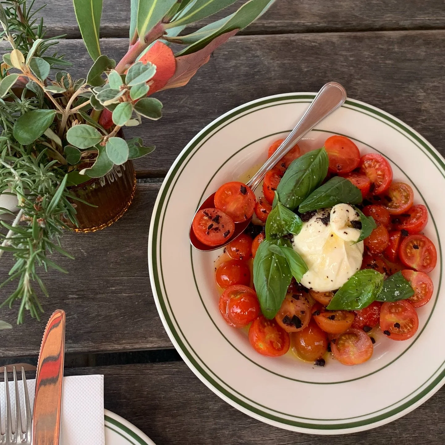 Classic flavours - the perfect way to showcase the creamy goodness of burrata made by @floridiacheese