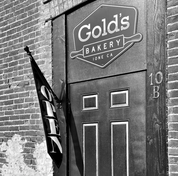 Golds Bakery.png