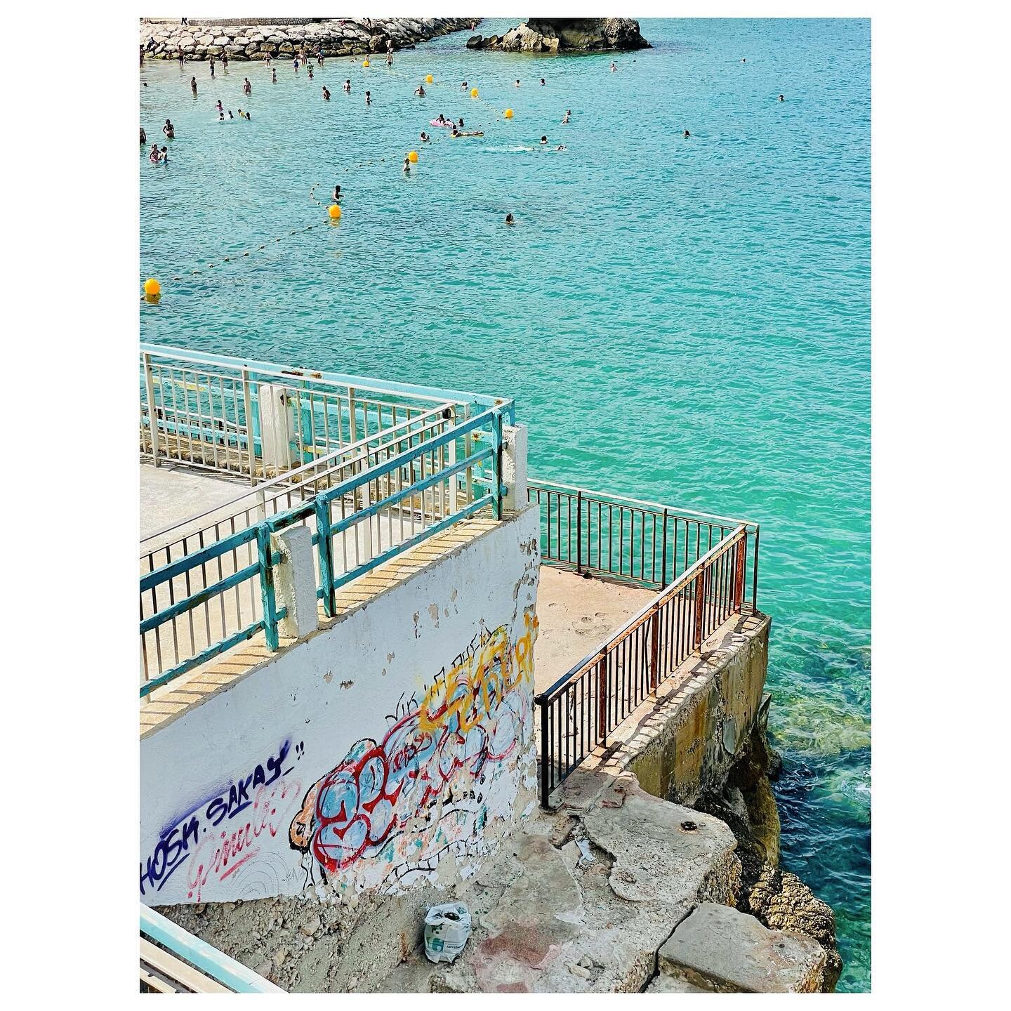 MATIN D&rsquo;&Eacute;T&Eacute; MARSEILLAIS II
.
.
.
#swimming_time #beachday #swimming #peoplephotography #summervibes #summerlife #beachlife #shadesofblue #shadesofmagic #mediterraneansea #mediterraneanlife #sealovers #seaview #beachvibes #mediterr