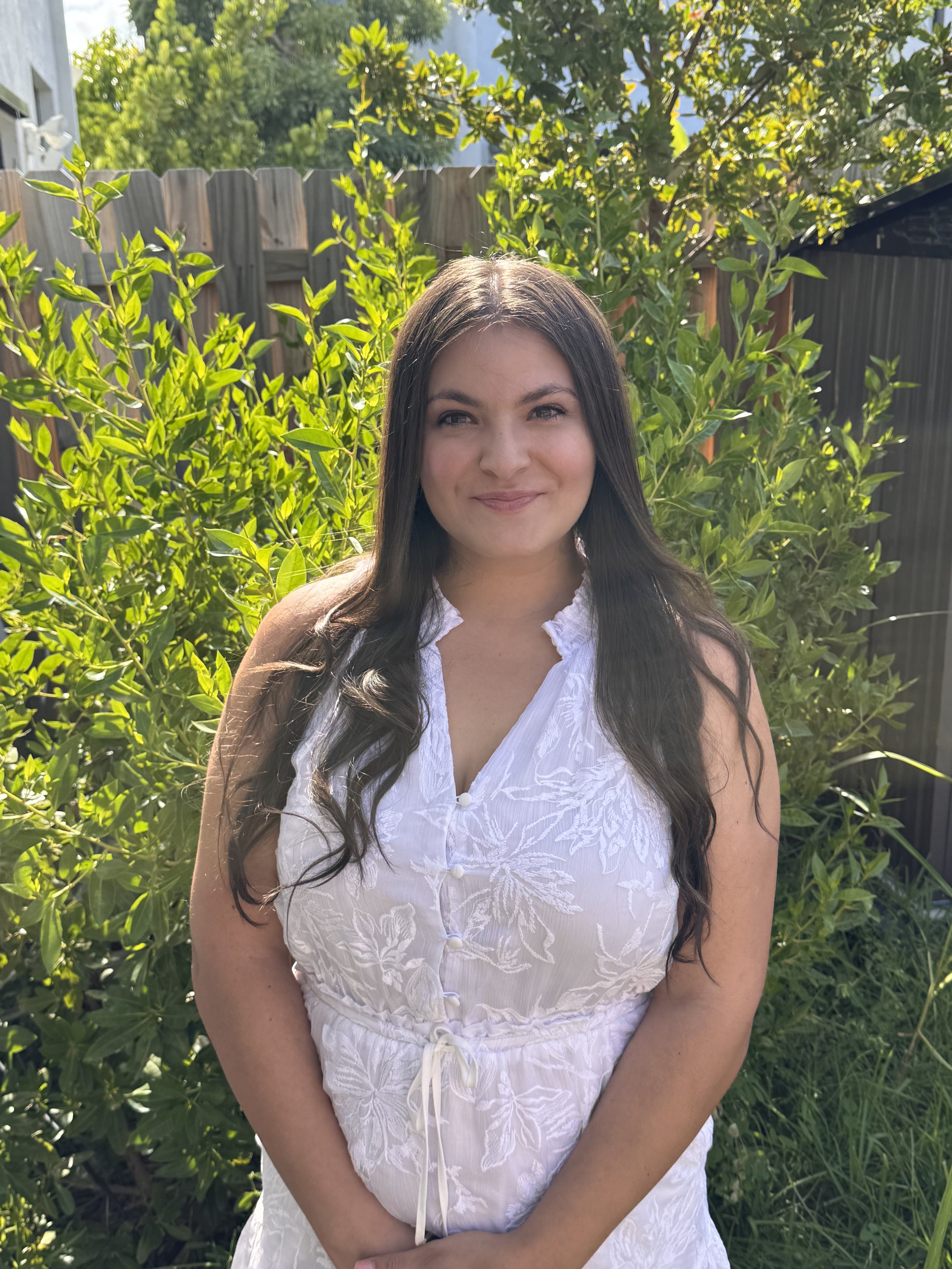 Headshot of Alejandra, weight-inclusive dietitian in New England, specializing in ARFID and anorexia