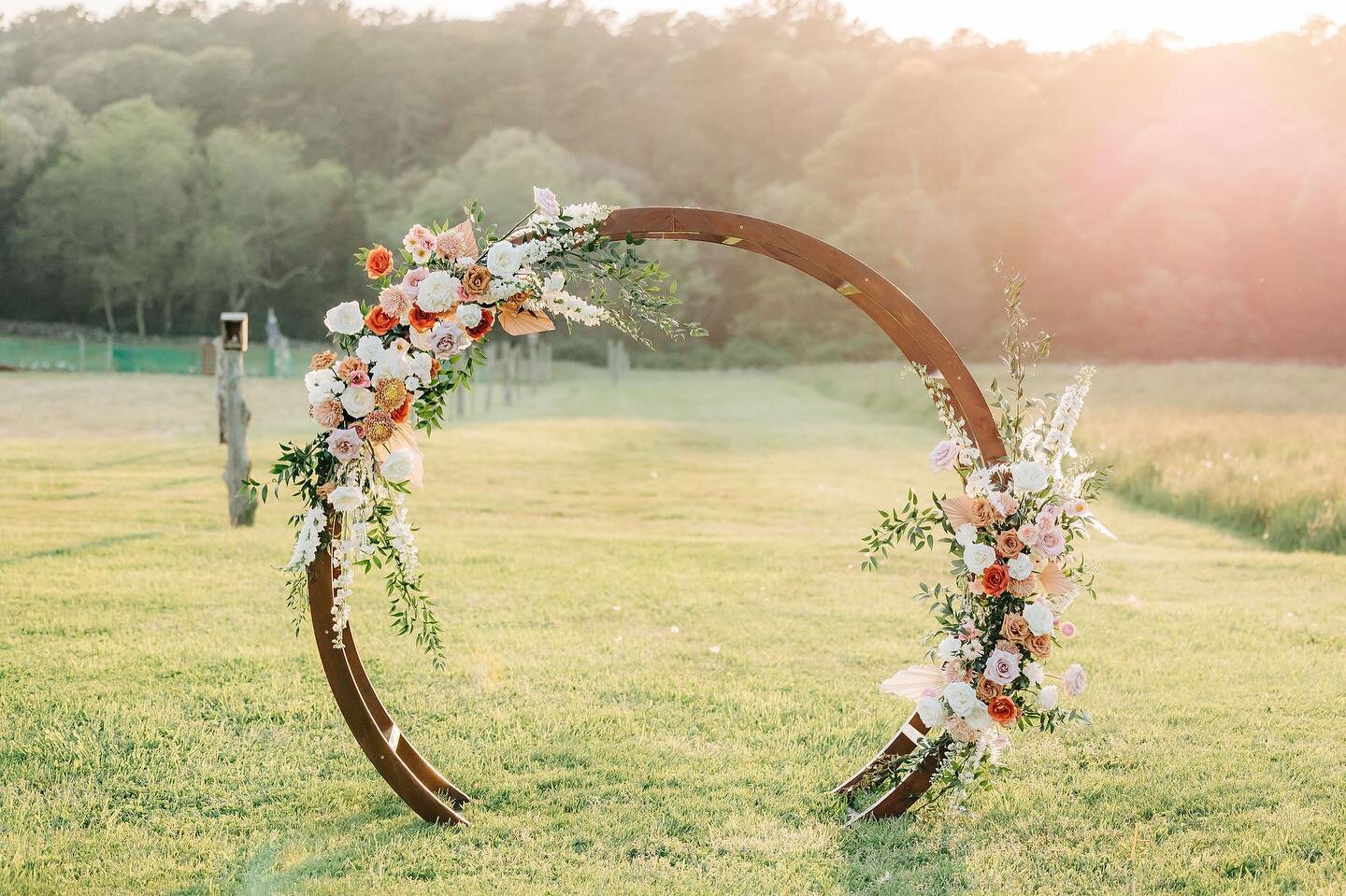 Four backdrops this weekend and September is heating up on the studio front. 

Our &ldquo;Michaela&rdquo; backdrop (pictured!) is going to Bourne Farm again and we can&rsquo;t wait to see how she gets all prettied up! 

Wedding Planning: @jessicahenn