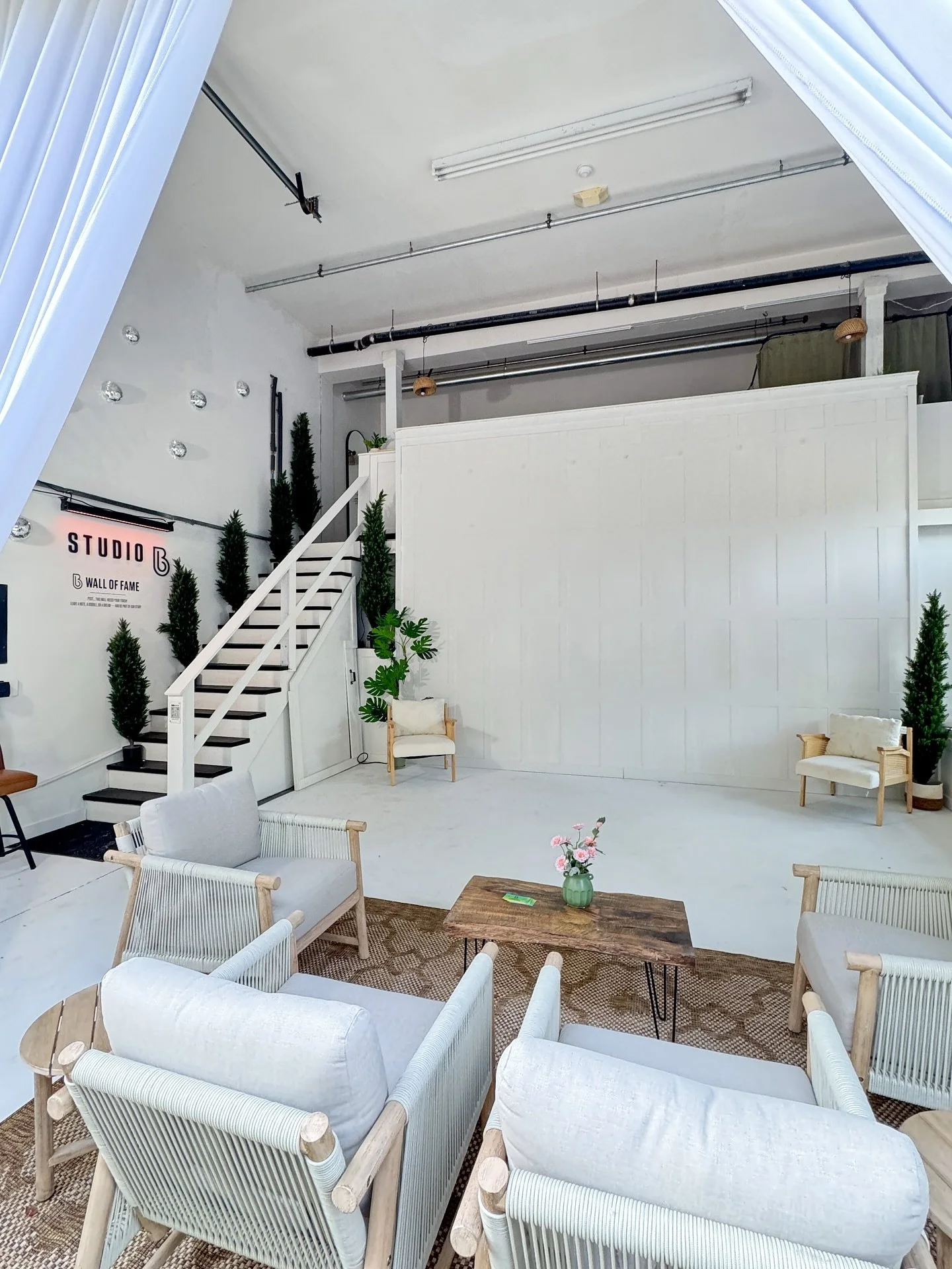 WELCOME TO STUDIO B

A creative space designed for photographers, entrepreneurs, families, and visionaries to bring their ideas to life. Located in Marshfield, MA, Studio B by Boston Backdrops offers an affordable, stylish, and versatile setting for 