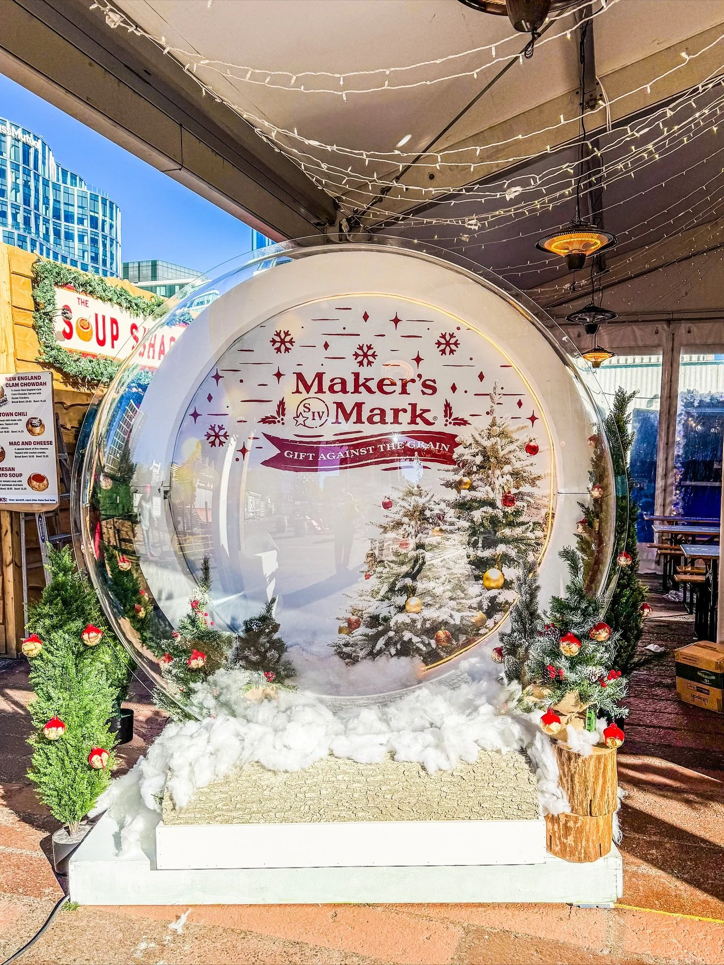 This season at the Snowport Holiday Market in Boston, we brought a life-size interactive snowglobe to life for Maker&rsquo;s Mark with swirling snow, a warm glow, and a moment guests couldn&rsquo;t wait to step into.

Projects like this light us up. 