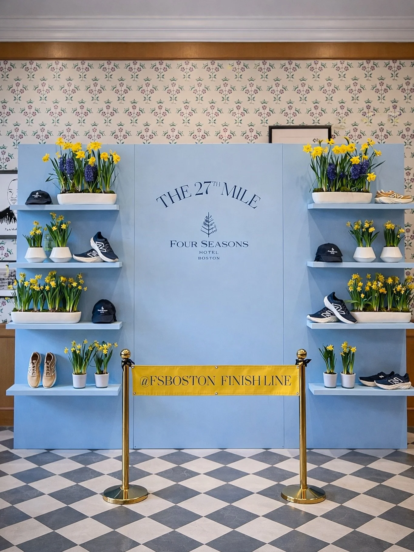 @bostonmarathon, mile 27, but make it polished. 🏅

A clean finish-line moment at @fsboston, where spring florals by @winstonflowers, marathon spirit, and sharp design meet.

Built for photos, pauses, and a well-earned stop.

Semi-Custom Backdrop by 