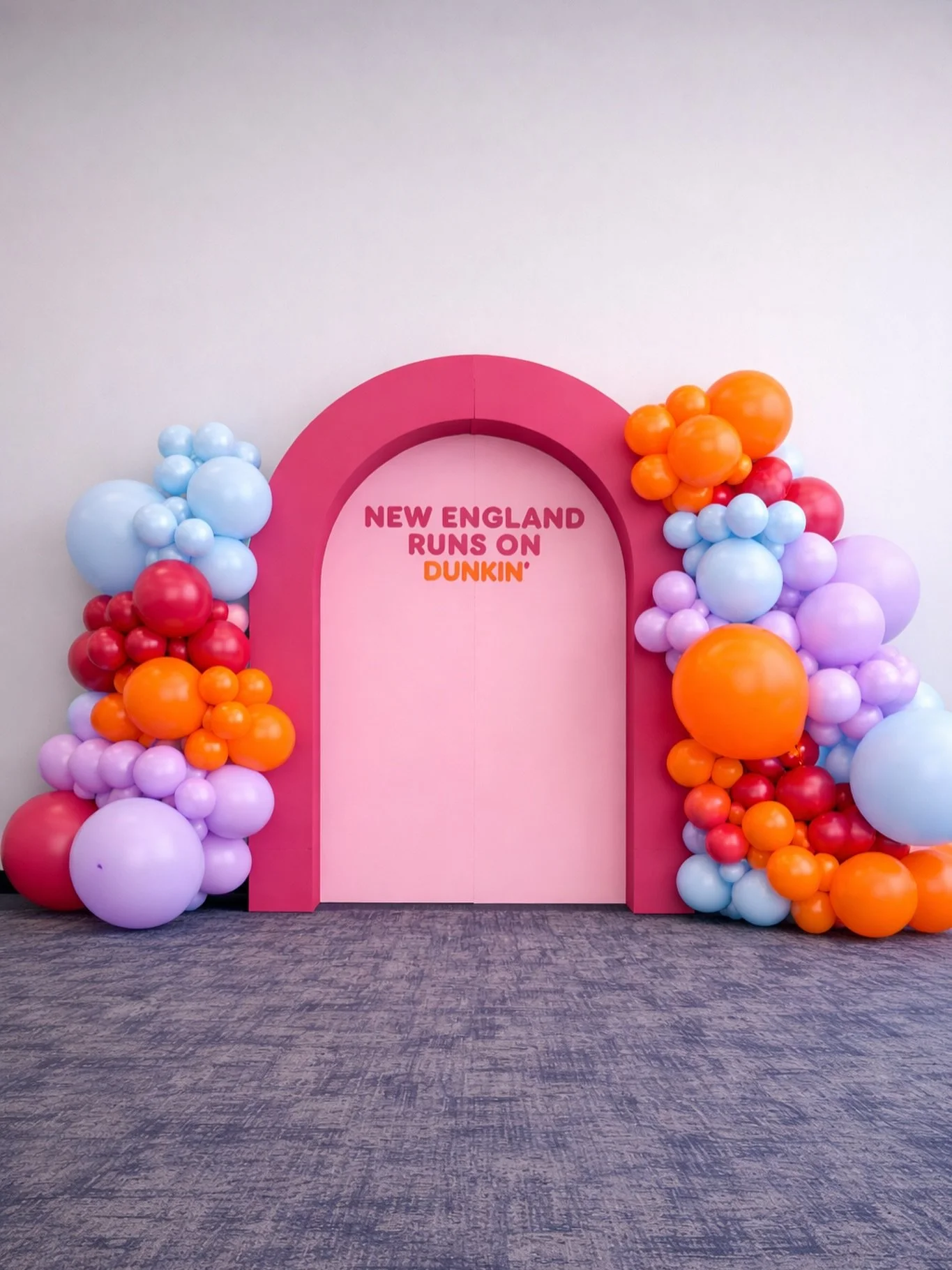 New England runs on Dunkin&rsquo;.

@dunkin
@bigfishmarketingcollective
@figballoonco 
@gillettestadium 

#dunkin #dunkindonuts #gillettestadium #experientialmarketing #bostonbackdrops