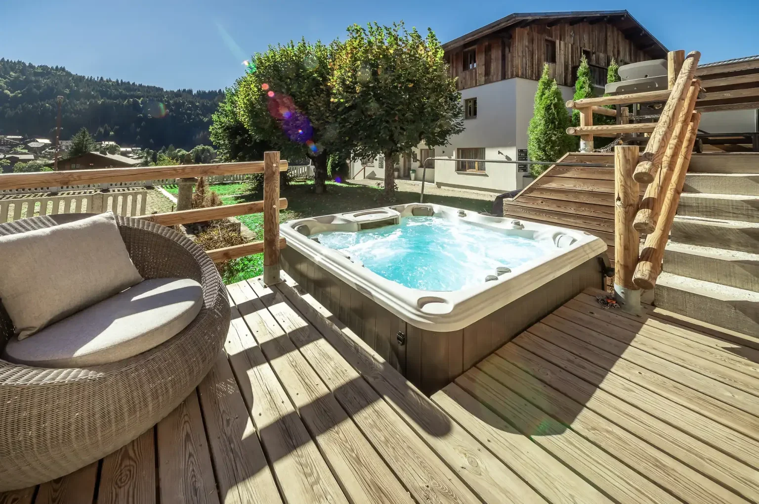 Elevation-Alps-Yukinko-hot-tub-terrace-1536x1019.webp