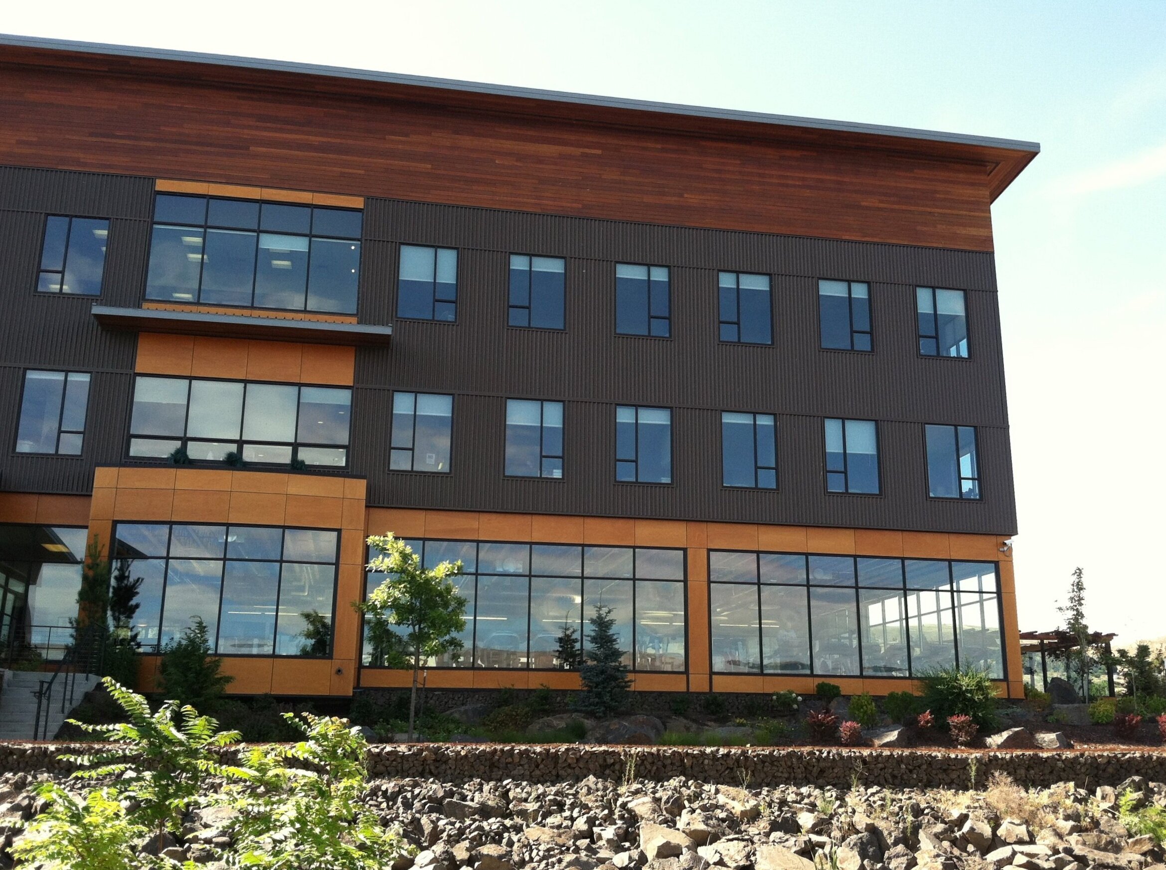 Waters Edge MCMC Window Cleaning Hood River