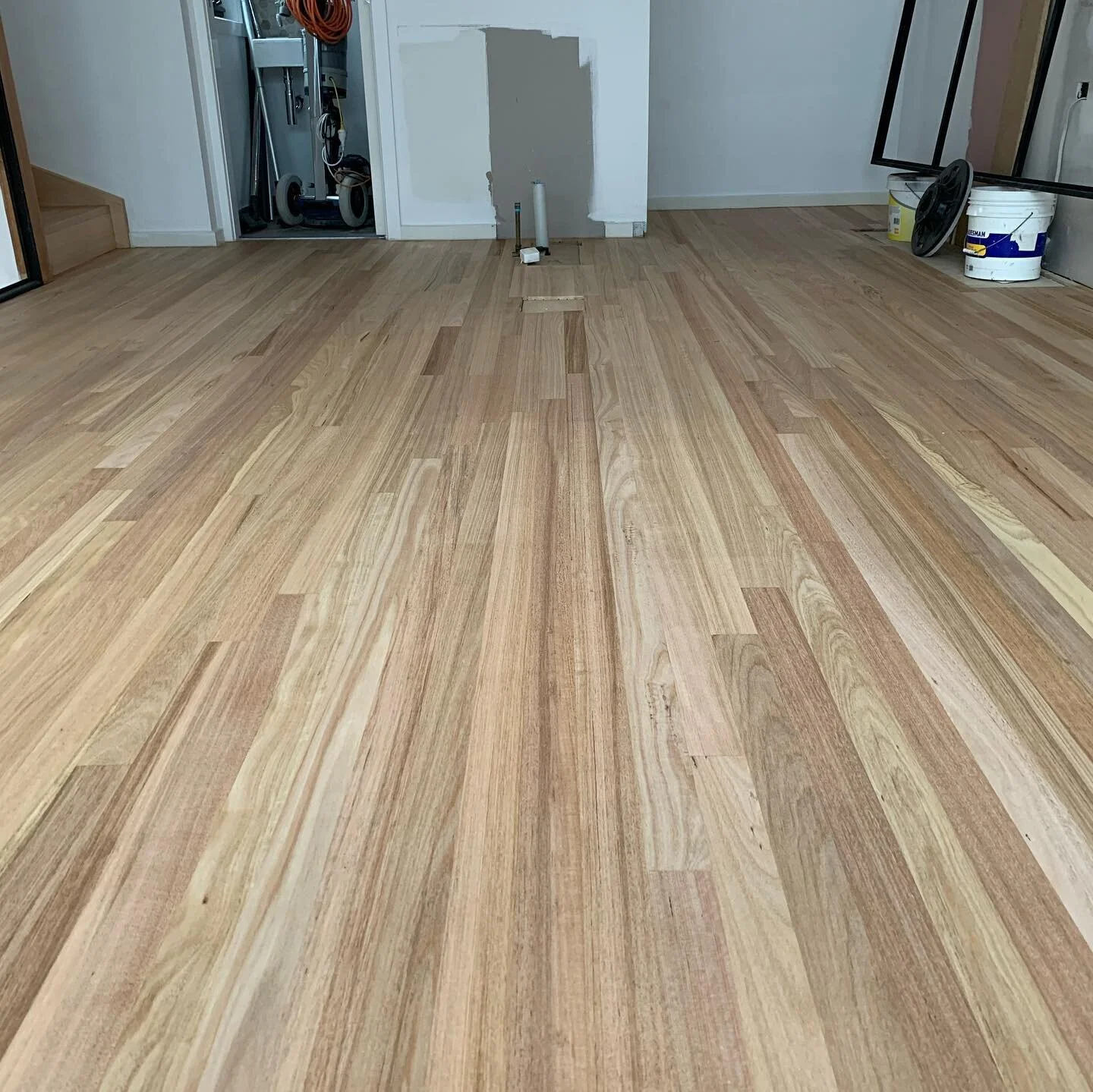 Tasmanian oak floor finished with Loba invisible protect. One of the solutions to keep untreated law timber look. 
#blackcat_timber_flooring #blackcatfloors #timberfloors #timberflooringmelbourne #floorsandingmelbourne #floorsander #floorpolishing #h