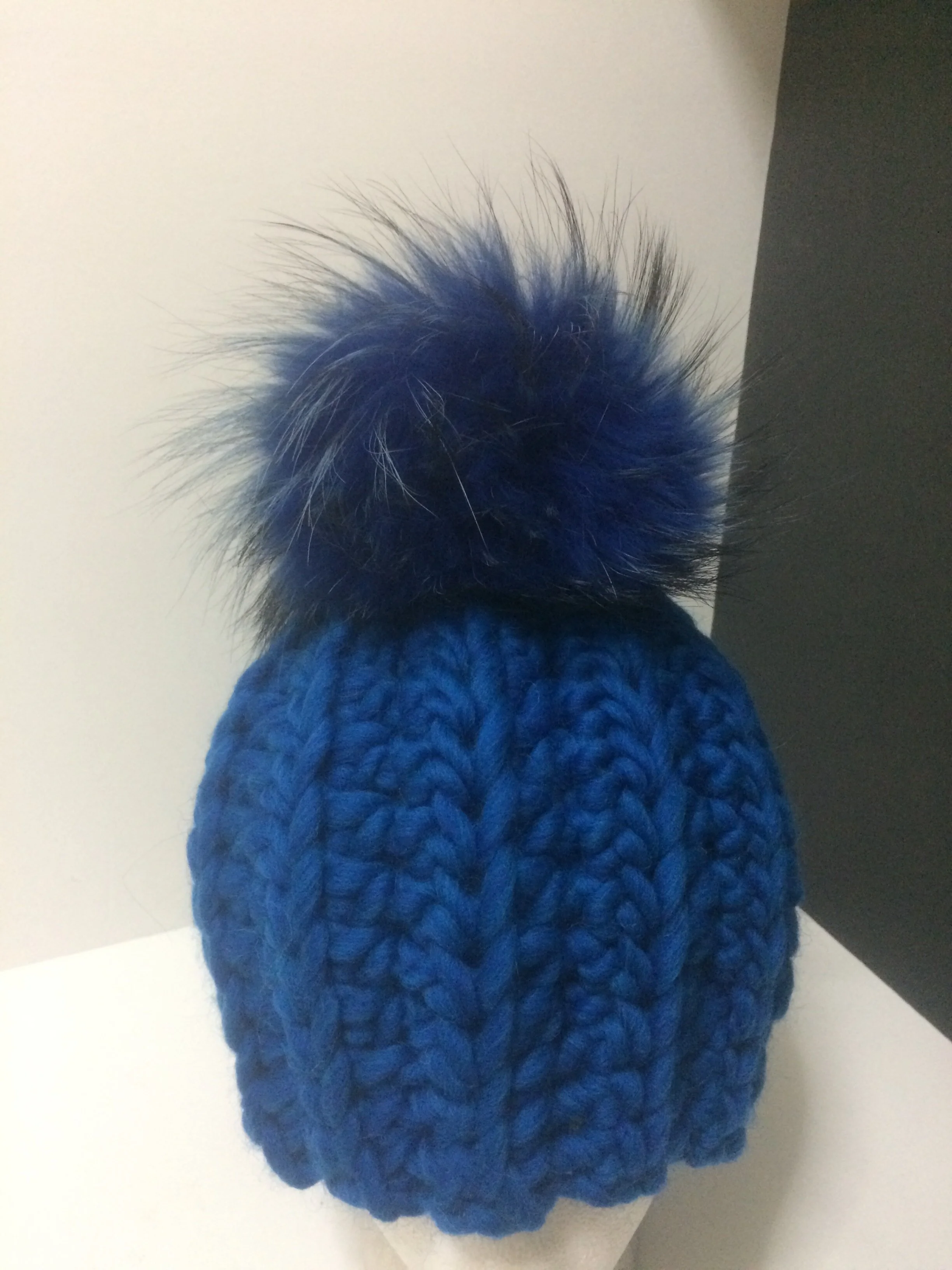 Chunky Merino Hat, Super Bulky 100% Merino Wool with Removable Real Raccoon Fur Pompom