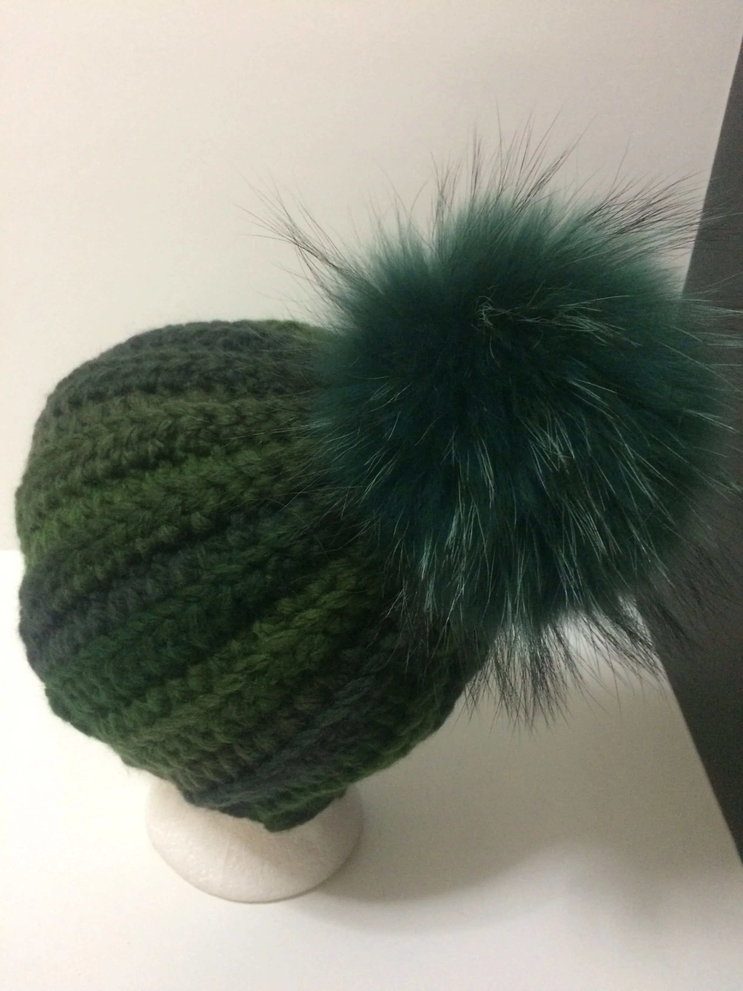 Chunky Hat,  Bulky Ribbed Hat, Wool Hat  with Removable Real Raccoon Fur Pompom