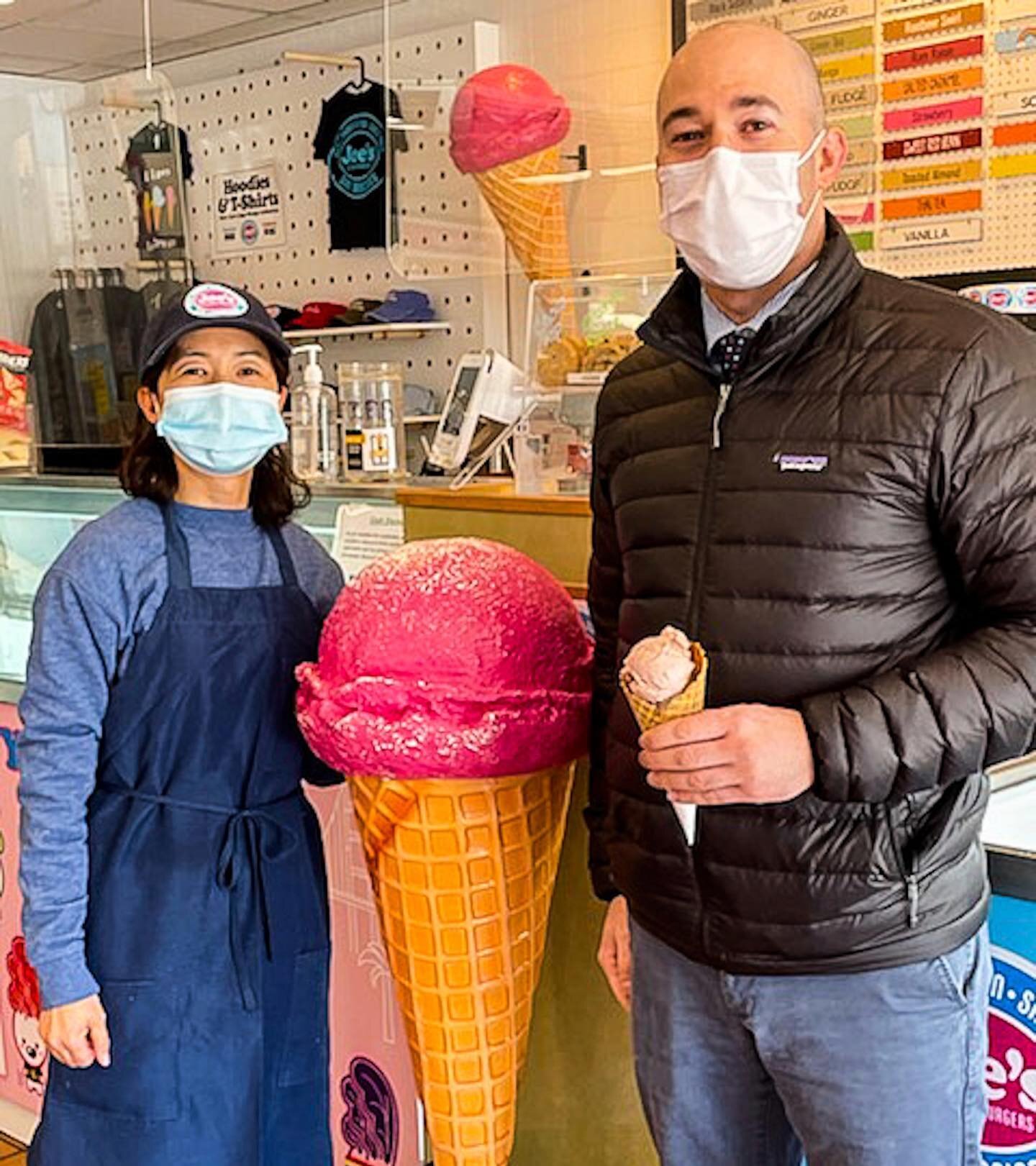 Christopher (Christopher J. Oviedo DDS MS @oviedortho) is an orthodontist in our neighborhood. He not only gives bright smiles to kids but also gives them sweet ice cream treats! (He&rsquo;ll be the favorite orthodontist for sure 😁) After a checkup 