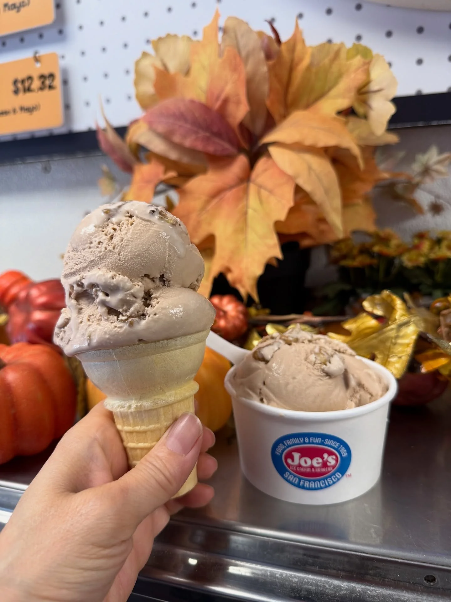 🍁 Fall is here at Joe&rsquo;s! Our Maple Nut ice cream is back! Sweet maple and crunchy walnut topping make the perfect scoop to welcome the season! 🍂⁣
⁣
⁣
⁣
⁣
📸Tag or dm us for a chance to be featured on our page! ⁣
⁣
#maplenuticecream #maplenut 