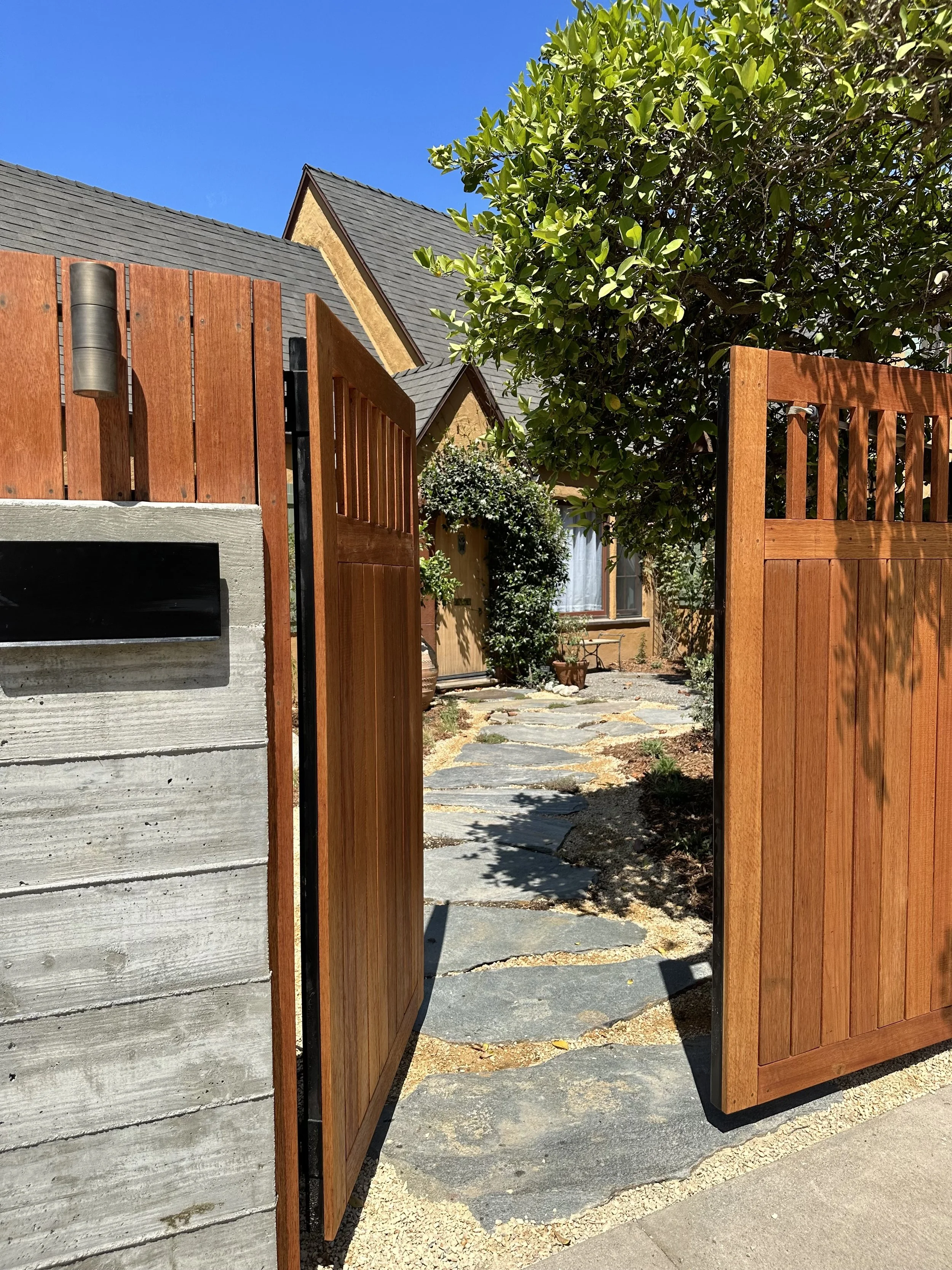 Lakeview Terrace West Residence