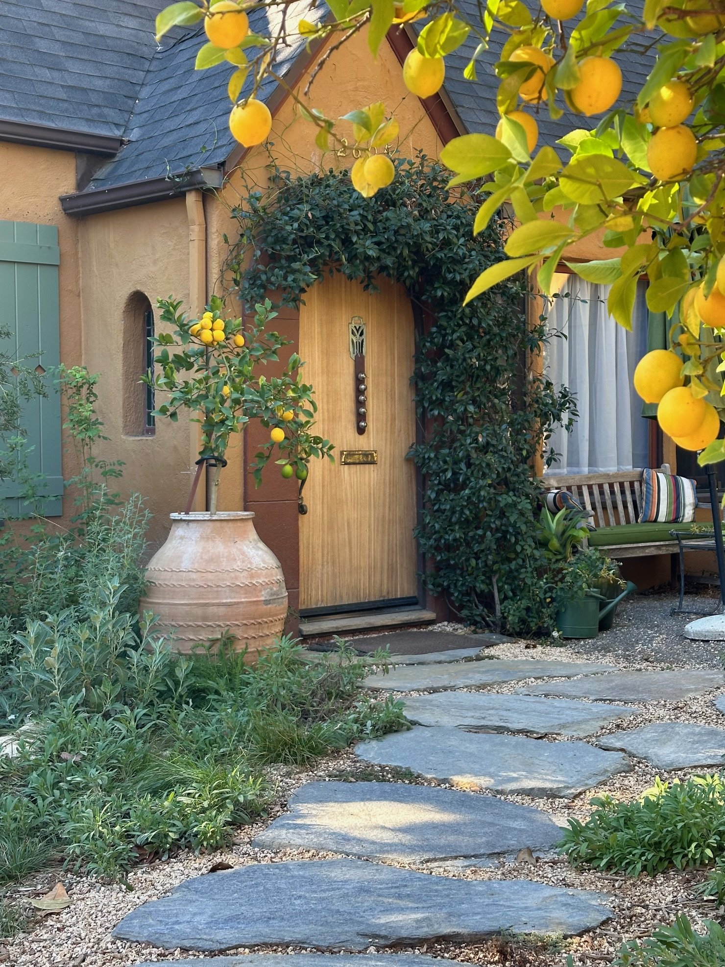 Lakeview Terrace West Residence