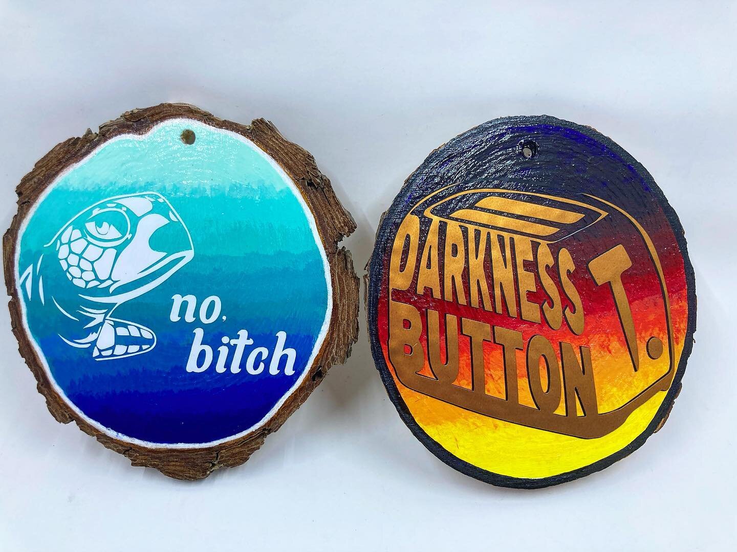 Raw wood ornaments with vinyl, featuring obscure Podcast references! 

&ldquo;no, bitch&rdquo; from @truecrimeobsessedpodcast episode 58
&ldquo;Darkness Button&rdquo; from @heavingbosoms podcast episode 168

What are your favorite podcast quotes?

#t