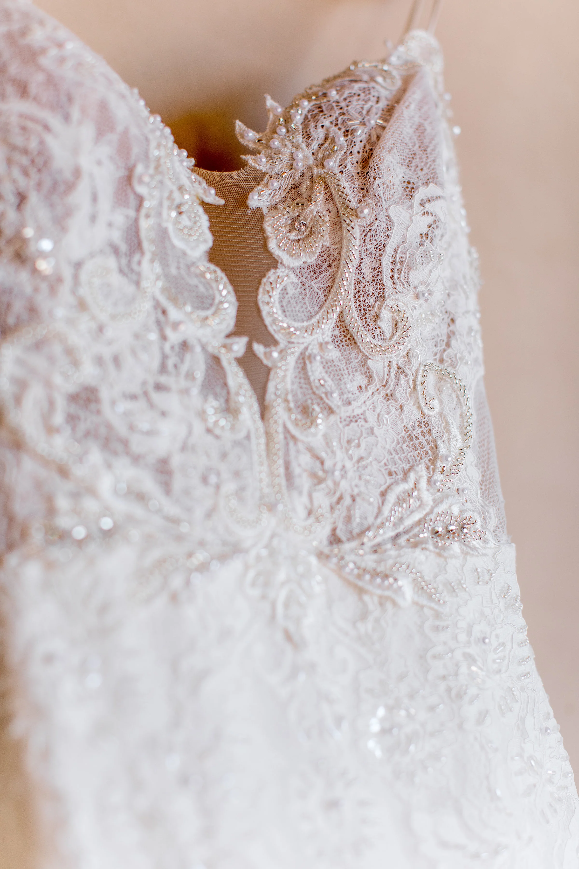 Aboutdetailsdetails | Katie Beverley Photography | Pelican Hill | Lace detail | Wedding dress