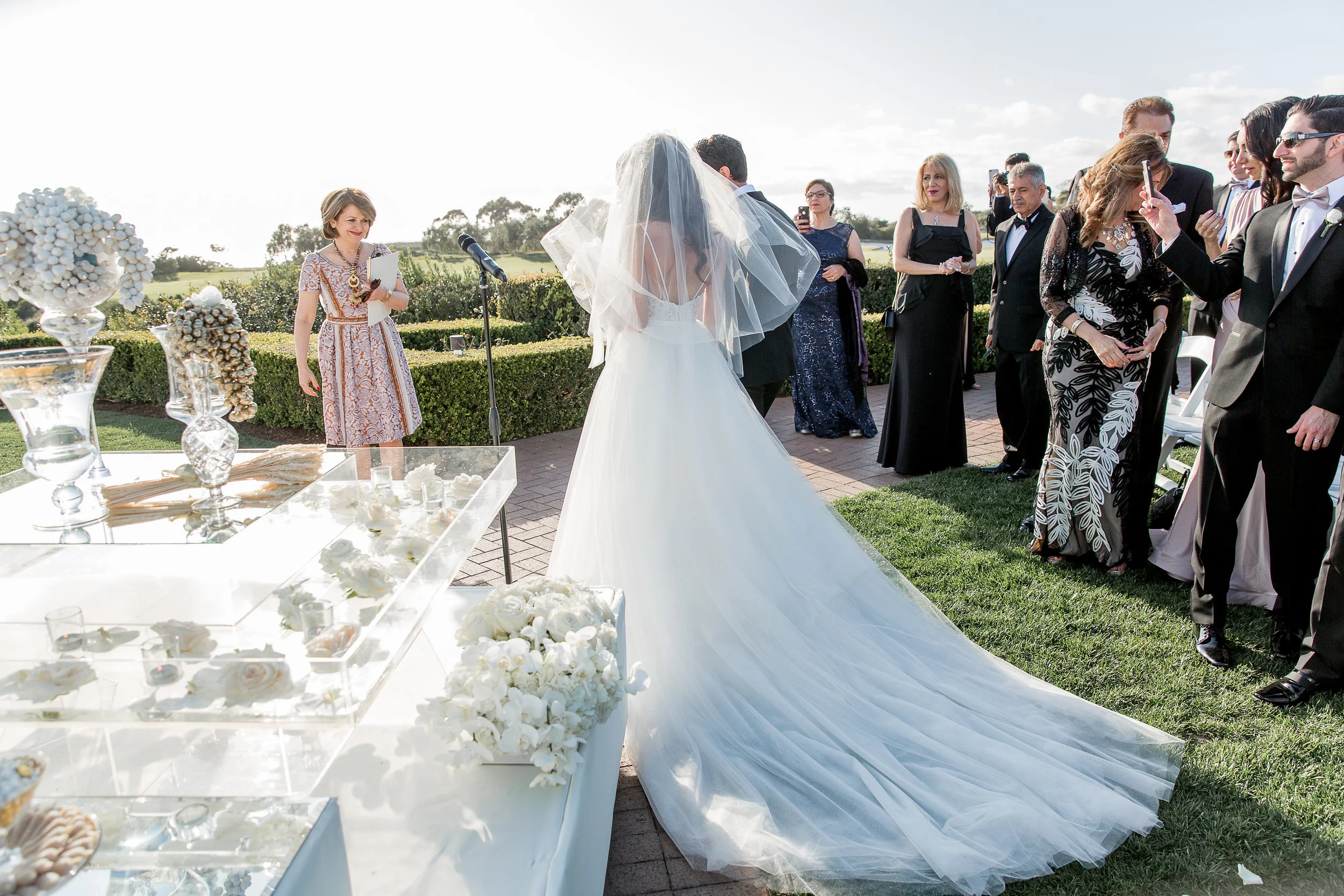 Aboutdetailsdetails | Katie Beverley Photography | Pelican Hill | Ocean View | White orchid | White roses | Bride and Groom