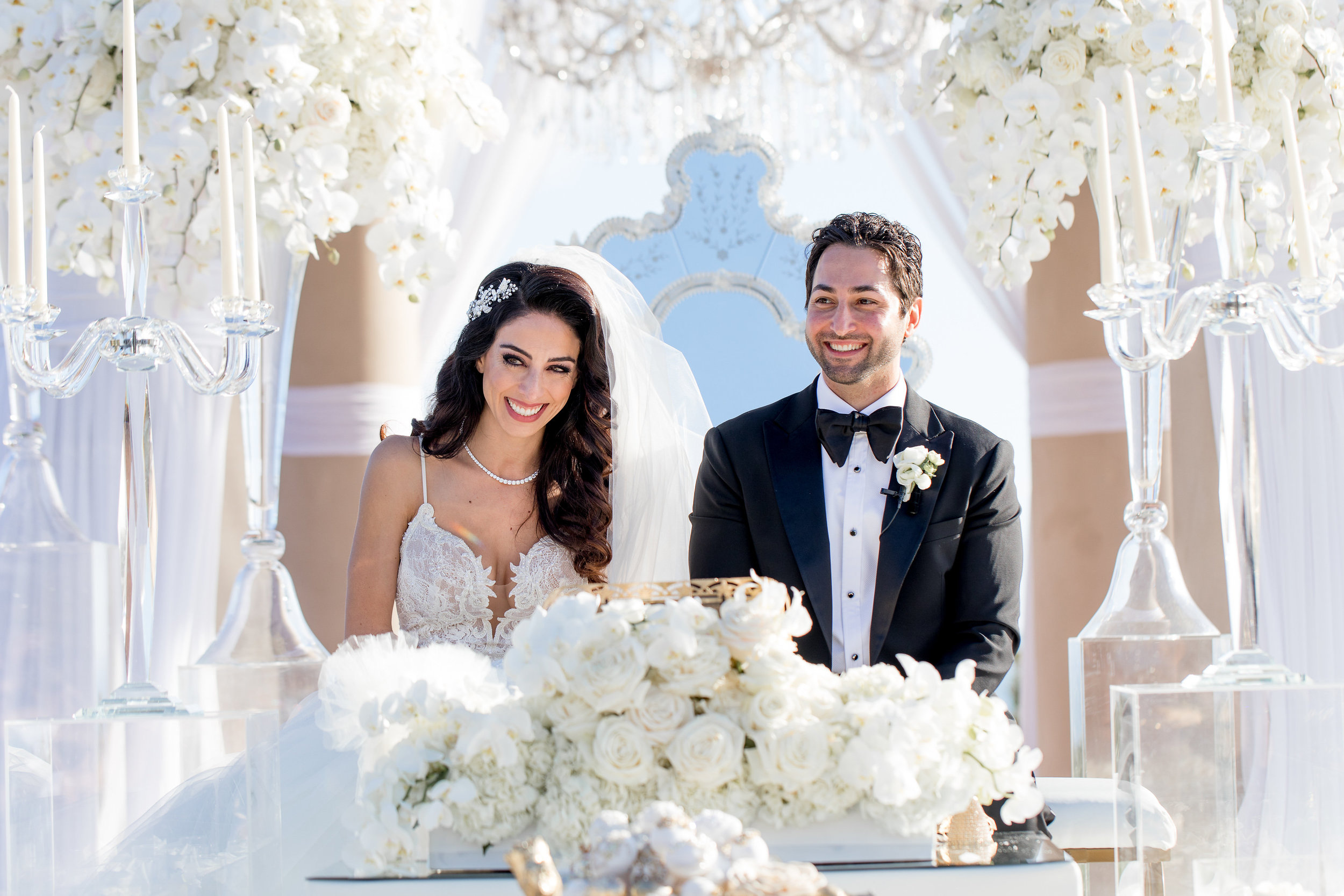 Aboutdetailsdetails | Katie Beverley Photography | Pelican Hill | Ocean View | White orchid | White roses | Bride and Groom | Lace