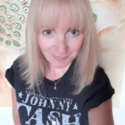 Interview with Siobhan Curham - author of 'The Secret Keeper'