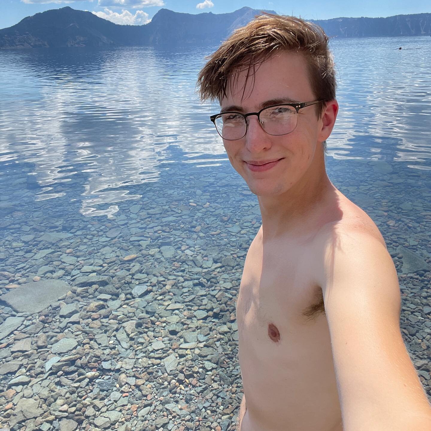 I didn&rsquo;t plan on hitting this park and once I got there I didn&rsquo;t plan on hiking down to swim but it was so worth it! The water was cold but so blue and so clear. Worth every sweaty minute hiking back up from the caldera 😂

#Queer #LGBTQ 
