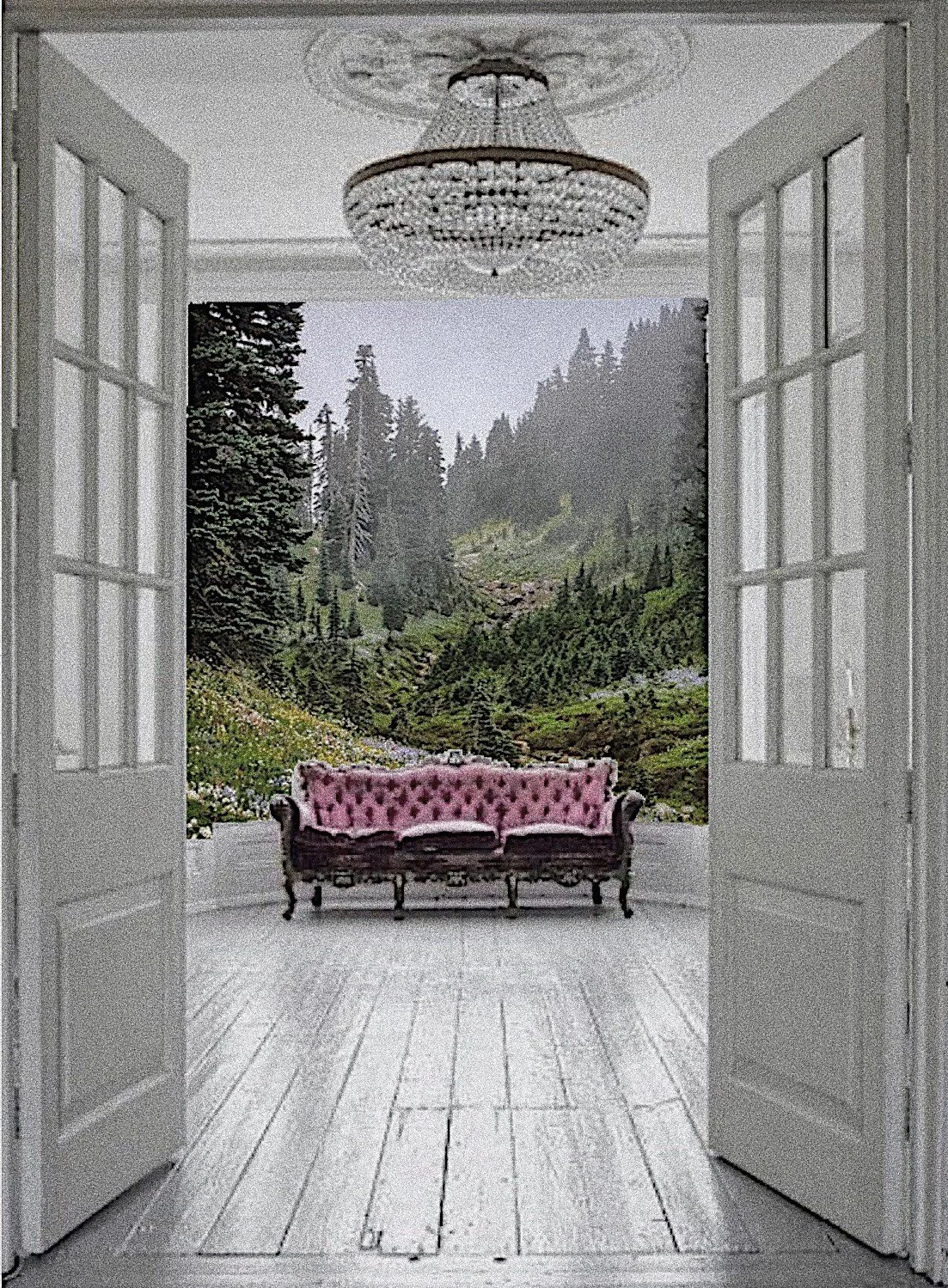 أزمة في غرفة بيضاء