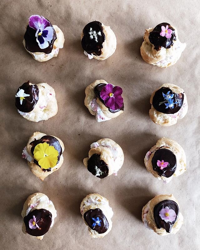 Last weekend I treated myself to an online class with @joythebaker &amp; @thebakehousenola to learn how to make cream puffs! It was so fun to learn something new and expand my pastry knowledge. Already scheming up a long list of baking projects for t