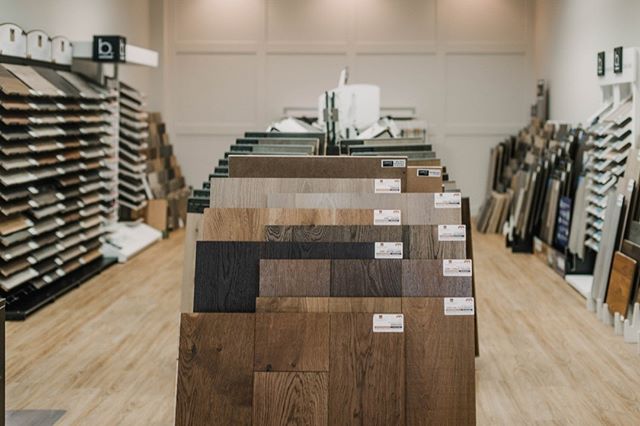 // HARDWOOD // Visit our showroom to see our wide range of beautiful hardwood flooring. ⠀⠀⠀⠀⠀⠀⠀⠀⠀
⠀⠀⠀⠀⠀⠀⠀⠀⠀
#kamloops #kamloopsbc #kamloopsbccanada #explorekamloops #kamloopsbusiness #aberdeenkamloops #mtpaulkamloops #interiordesign #interiordesigner