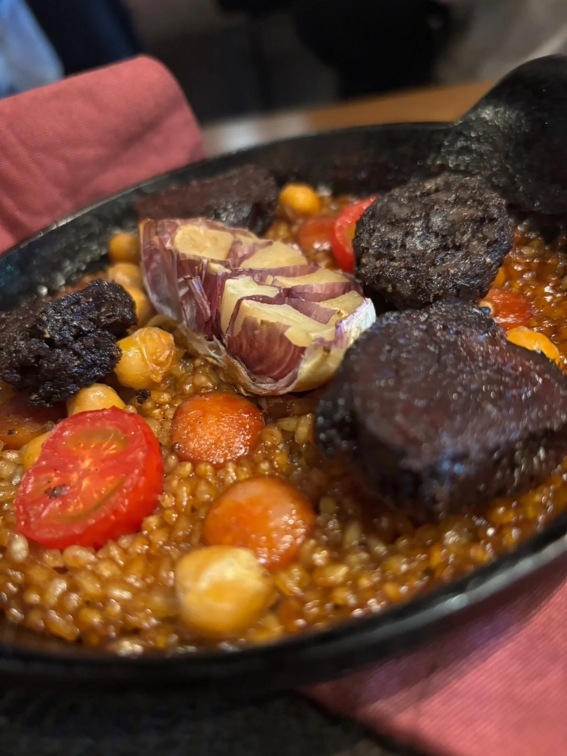 𝑬𝑿 𝑪𝒉𝒓𝒊𝒔𝒕𝒎𝒂𝒔 𝒄𝒐𝒖𝒓𝒔𝒆 2025🎄✨

クリスマスコースご予約開始しました！

12/24wed・12/25thu
2日間限定コース！

※12/23は通常営業とさせていただきます

ご予約はトップページの
食べログ、テーブルチェック、一休より
承ります✨

▪︎MENU𓂃 𓈒𓏸🇪🇸🥂🥩
Tapas
&bull;Picos con jam&oacute;n ib&eacute;rico 
ピコス コン　ハモンイベリコ
&rarr;