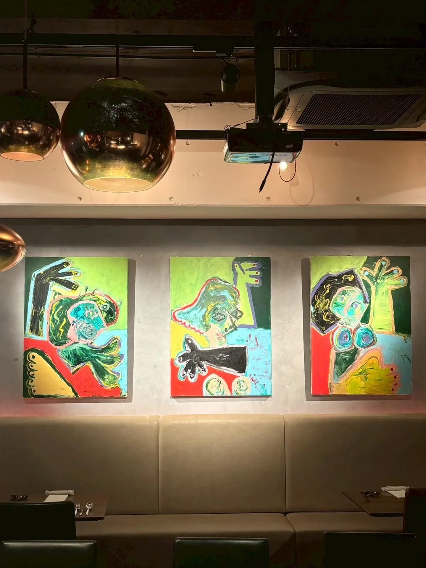 EX-nishiazabu
『EX』エクス

▪︎住所
東京都港区西麻布1-15-1 森口ビル 1Ｆ

▪︎営業時間
月-金・祝前日・祝後日
17:00 - 23:00
L.O料理22:00 ドリンク22:30

土・日・祝日
11:30 - 15:00 L.O14:00
17:00 - 23:00
L.O. 料理22:00 ドリンク22:30

▪︎定休日
不定休

▪︎アクセス
地下鉄千代田線 乃木坂駅5番出口 徒歩6分
地下鉄日比谷線 六本木駅2番出口 徒歩11分　

六本木駅からタクシー