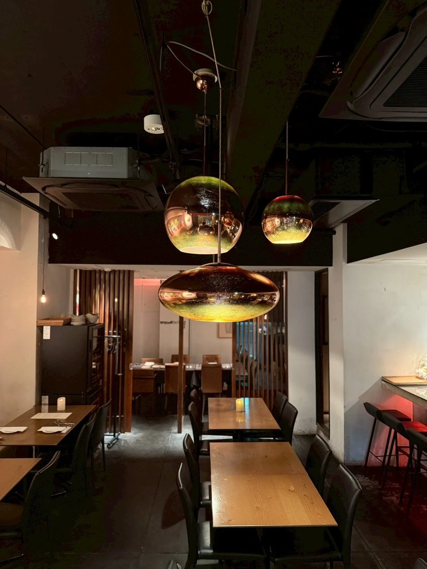 ___貸切承ります✨

トム・ディクソンの照明が演出する上質な空間。

EX-nishiazabuでは
貸切パーティーを承っております。

着席最大38名／立食50名まで対応。
春の歓送迎会にもおすすめです🌸🥂

_________

EX-nishiazabu
『EX』エクス

▪︎住所
東京都港区西麻布1-15-1 森口ビル 1Ｆ

▪︎営業時間
月-金・祝前日・祝後日
17:00 - 23:00
L.O料理22:00 ドリンク22:30

土・日・祝日
11:30 - 15:00 L.