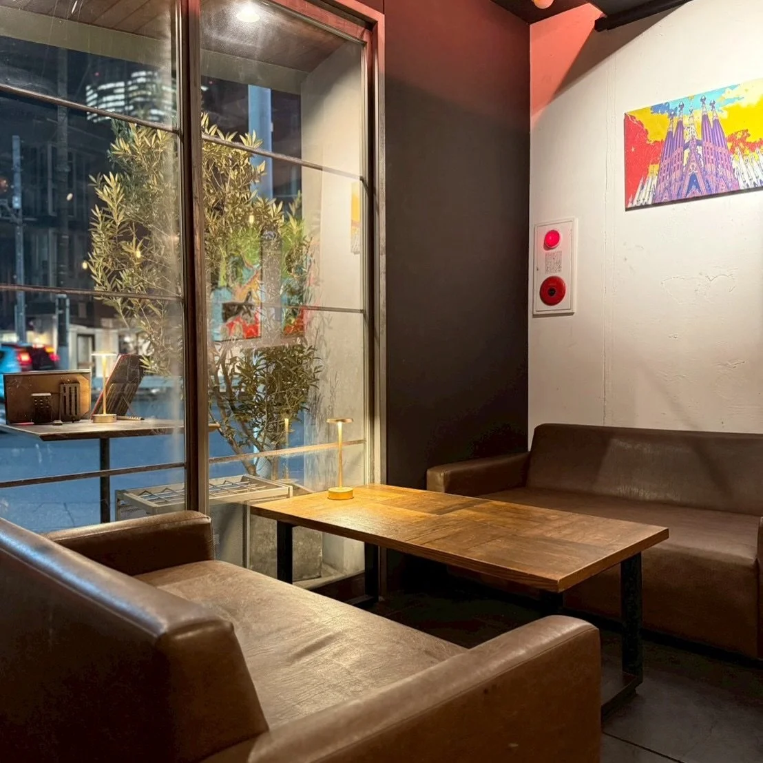 ＿＿お席のご案内🛋️

テーブル席
ゆったりとラウンジ感覚を楽しめる
ソファーシートもございます。
最大4名様でおくつろぎ下さい🕯️✨

_________

EX-nishiazabu
『EX』エクス

▪︎住所
東京都港区西麻布1-15-1 森口ビル 1Ｆ

▪︎営業時間
月-日・祝前日・祝後日
17:00 - 23:00
L.O料理22:00 ドリンク22:30

▪︎定休日
不定休

▪︎アクセス
地下鉄千代田線 乃木坂駅5番出口 徒歩6分
地下鉄日比谷線 六本木駅2番出口 徒歩11