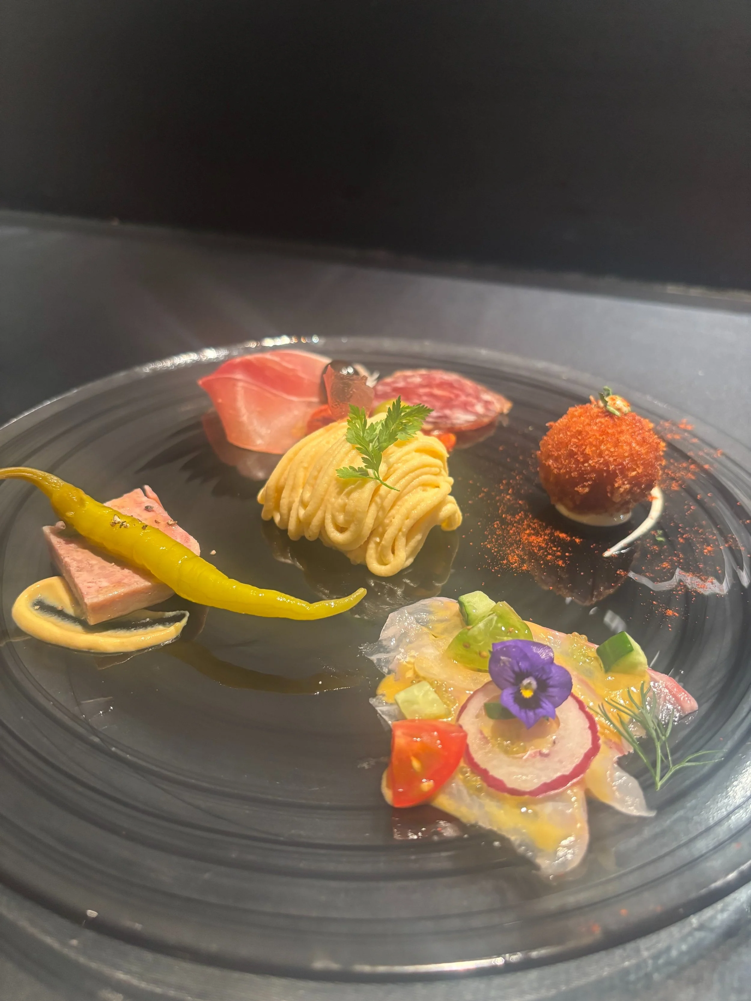 ＿＿🇪🇸

コースより
タパス盛り合わせ
(本日のアレンジ)

ご予約は食べログより承ります。
_________

EX-nishiazabu
『EX』エクス

▪︎住所
東京都港区西麻布1-15-1 森口ビル 1Ｆ

▪︎営業時間
月-日・祝前日・祝後日
17:00 - 23:00
L.O料理22:00 ドリンク22:30

▪︎定休日
不定休

▪︎アクセス
地下鉄千代田線 乃木坂駅5番出口 徒歩6分
地下鉄日比谷線 六本木駅2番出口 徒歩11分　

六本木駅からタクシーで
西麻布の交
