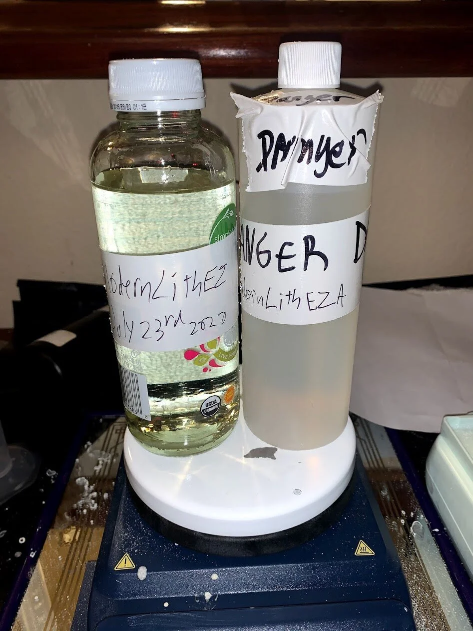 Final results of a doubled recipe (to make 400ml of each part). Left side part A, right side part B (ignore the “EZA”, that was a draft way of formulating this that I abandoned). Note that I really should’ve removed the drink label or at least cover…