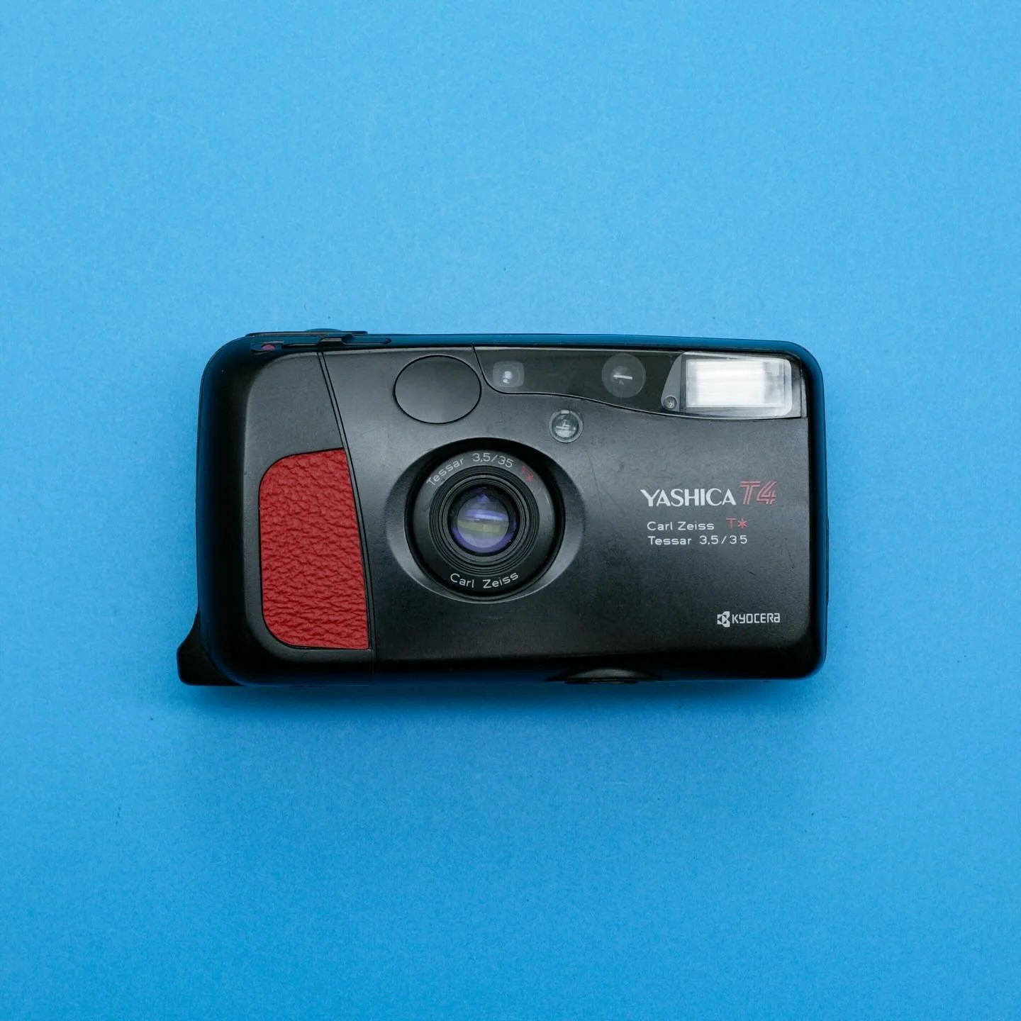 Due to popular demand we&rsquo;re thrilled to announce that we now offer replacement leatherette for the Yashica T4
.
Choose from a variety of colors, such as racing green, black, yellow, and many more.
.
#yashicauk #yashicat4  #yashicaelectro35 #ppp