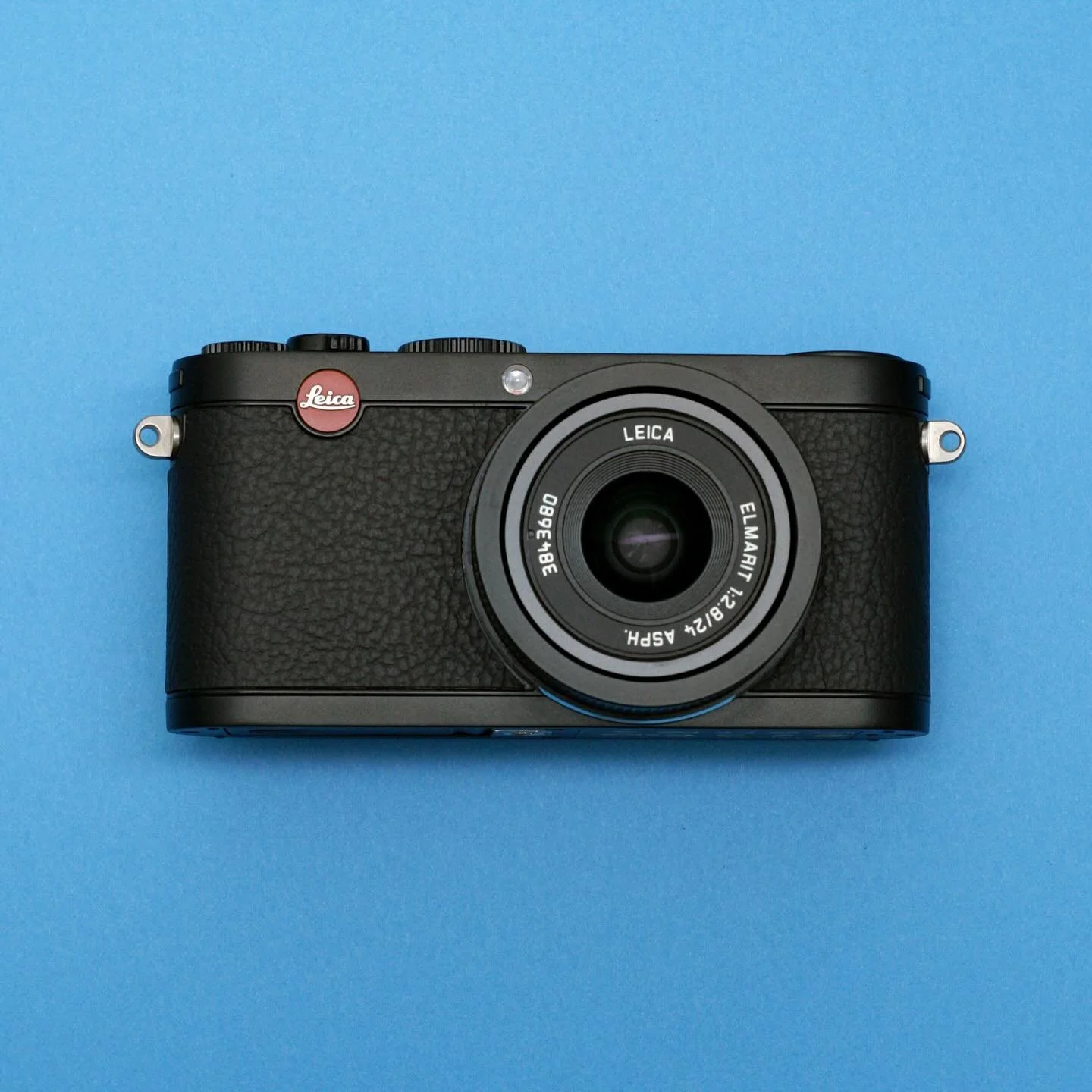 We&rsquo;re thrilled to announce that we now offer replacement leatherette for the Leica X1
.
Choose from a variety of colors, such as racing green, black, yellow, and many more.
.
Available now&mdash;check out our website!
.
#Leicauk #leica  #leicax