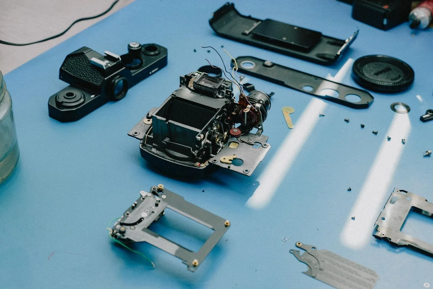 A few repairs from last week

- Nikon FM2 
- Nikon FM2 
- Olympus Pen F
- Olympus OM-1

#nikon #yashica  #rollei #leica #mamiya #ppprepairs #pppcamerasleica  #pppcameras #ppprepairsleica #camerarepairs #photooftheday #photography #filmsnotdead #filmf