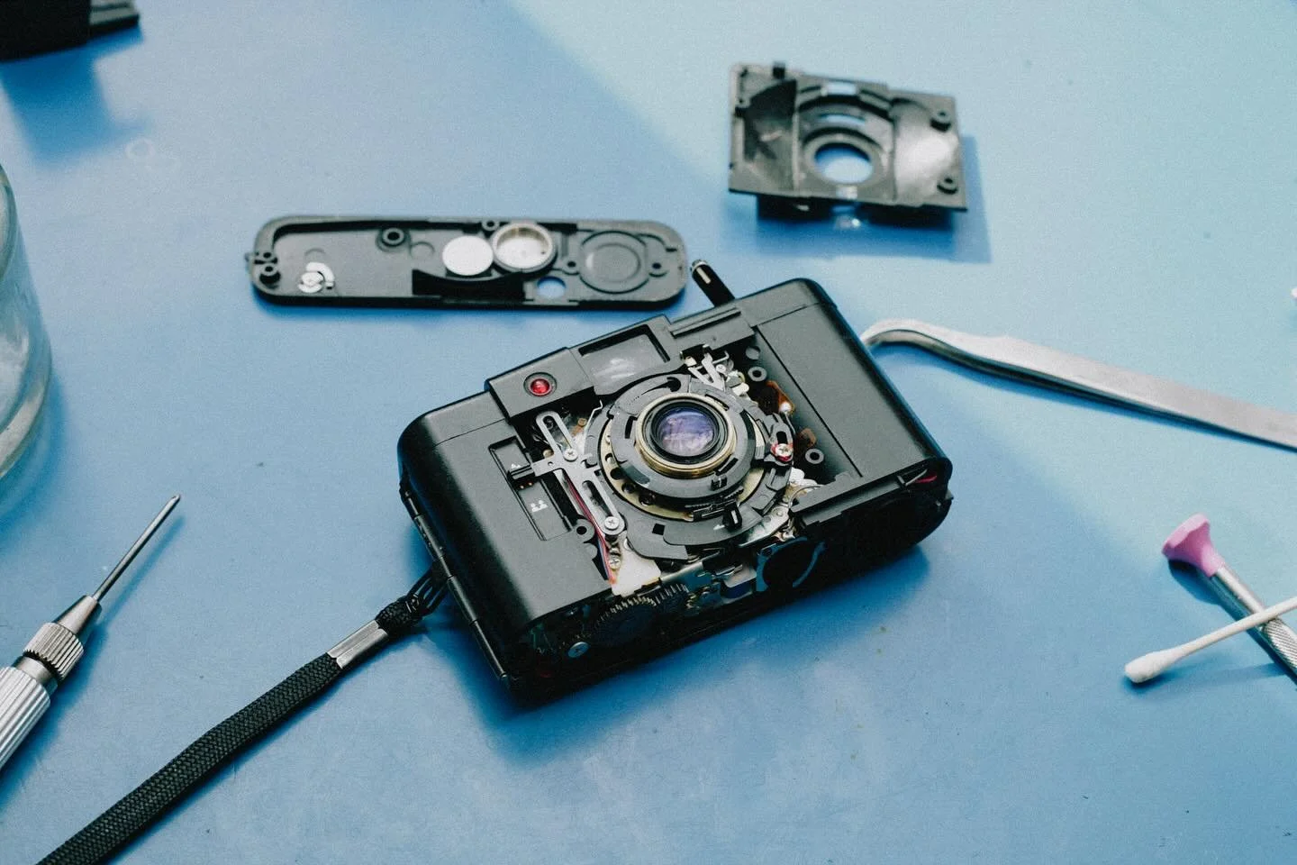 A few repairs from this week

- Olympus XA2
- Leica M4
- Mamiya 6 IVB 
- Leica M4

#nikon #yashica  #rollei #leica #mamiya #ppprepairs #pppcamerasleica  #pppcameras #ppprepairsleica #camerarepairs #photooftheday #photography #filmsnotdead #filmforeve