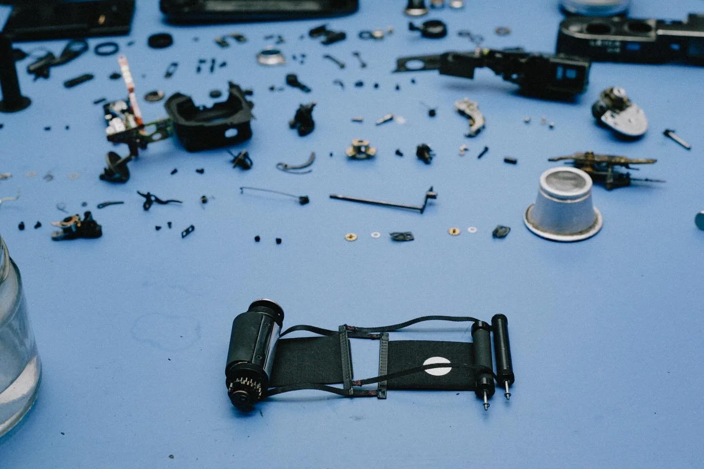 Lots of Leica M repairs this week on the bench&hellip;

- Leica MP
- Leica M4-2 
- Leica M6

#nikon #yashica  #rollei #leica #mamiya #ppprepairs #pppcamerasleica  #pppcameras #ppprepairsleica #camerarepairs #photooftheday #photography #filmsnotdead #