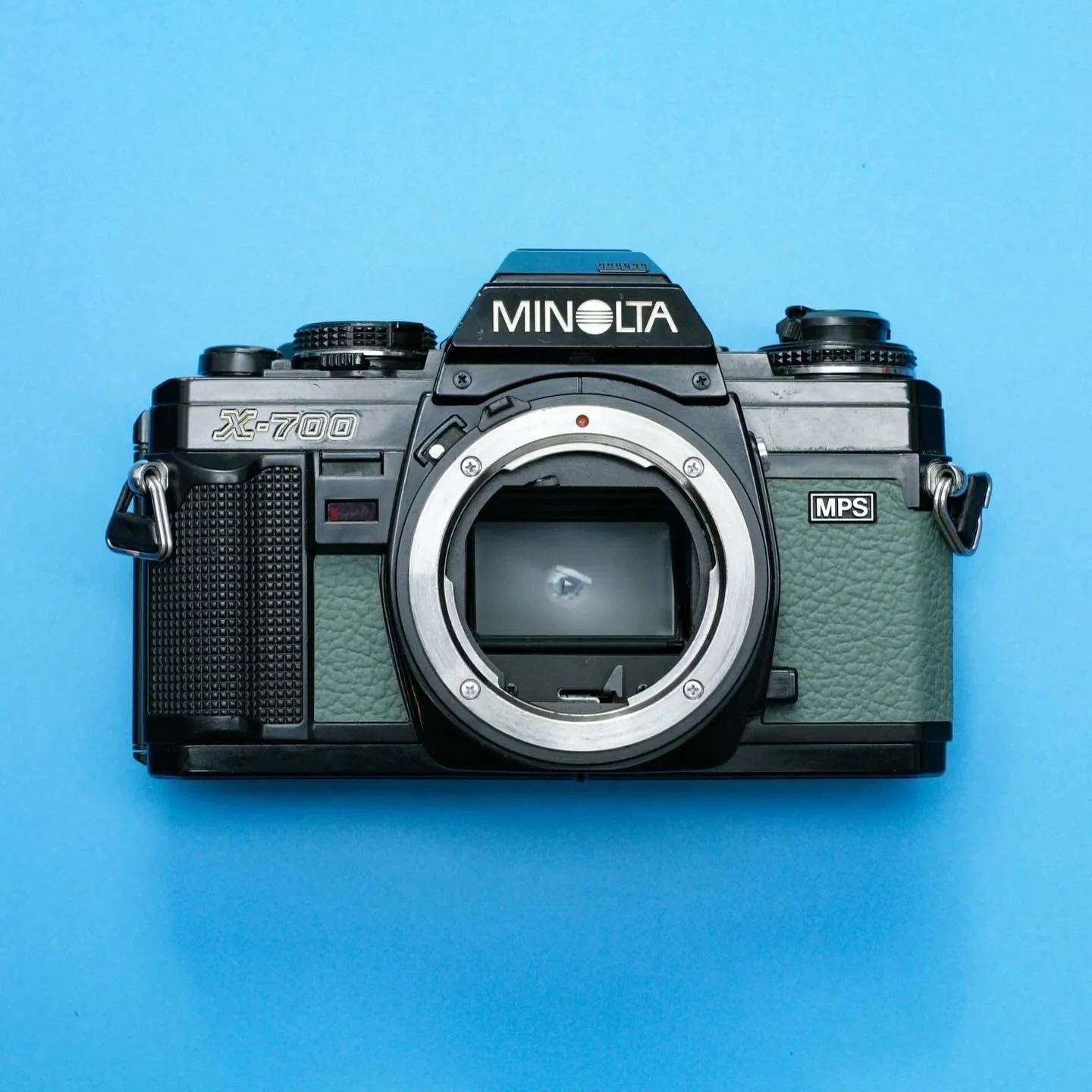 We&rsquo;re thrilled to announce that we now offer replacement leatherette for the Minolta X-700
.
Choose from a variety of colors, such as racing green, black, yellow, and many more.
.
Available now&mdash;check the link in our bio!
.
#minolta #minol