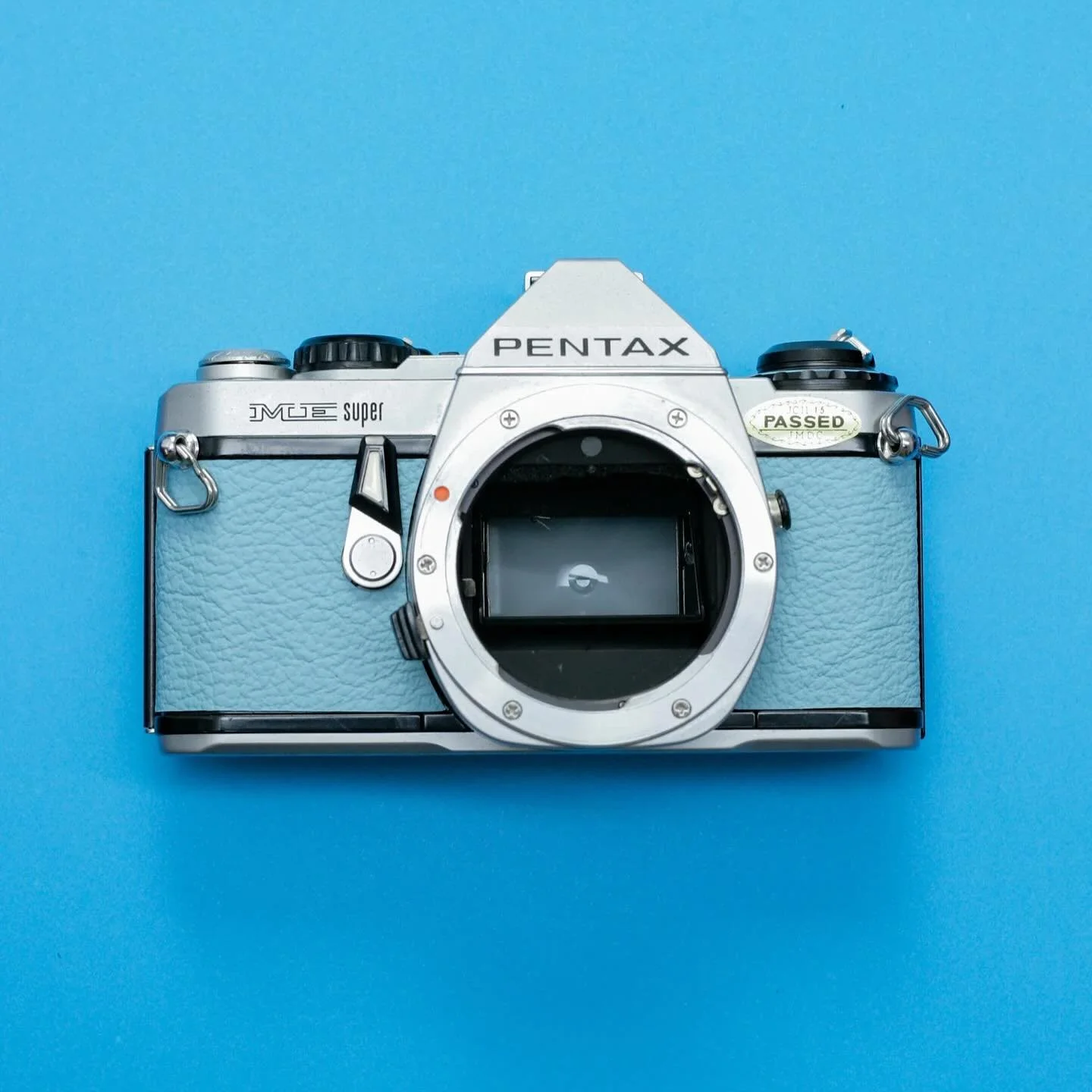 We&rsquo;re thrilled to announce that we now offer replacement leatherette for the Pentax ME Super 
.
Choose from a variety of colors, such as racing green, black, yellow, and many more.
.
Available now&mdash;check the link in our bio!
.
#pentax #pen