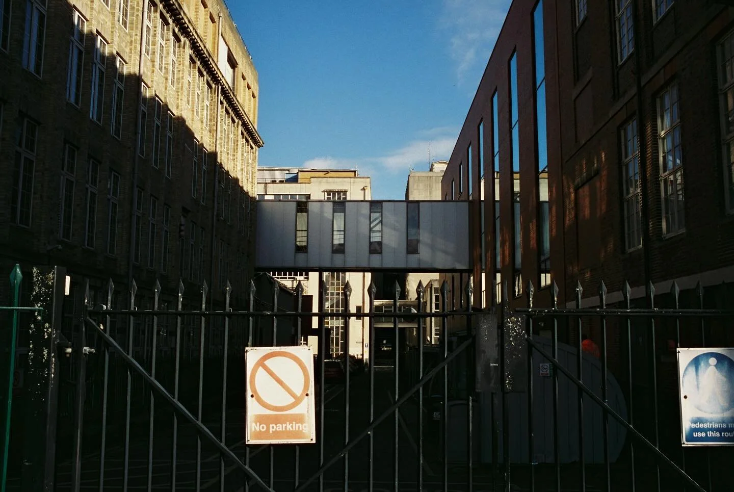 Did you know we now stock @cinestillfilm 400D?

We put it to the test in a freshly serviced repair from @pppcameras &mdash; here&rsquo;s how it turned out 🙌

📸- Leica MP 
🎞️- Cinestill 400D

🧪 Dev and scanned by us @pppfilmlab

.
#pppfilmlab #fuj