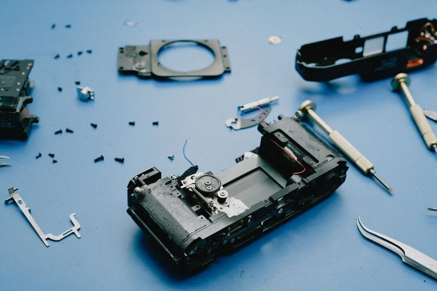 A few repairs from this week&hellip;

- Voigtl&auml;nder Bessa R
- Leica CL
- Leica M6 

#nikon #yashica  #rollei #leica #mamiya #ppprepairs #pppcamerasleica  #pppcameras #ppprepairsleica #camerarepairs #photooftheday #photography #filmsnotdead #film