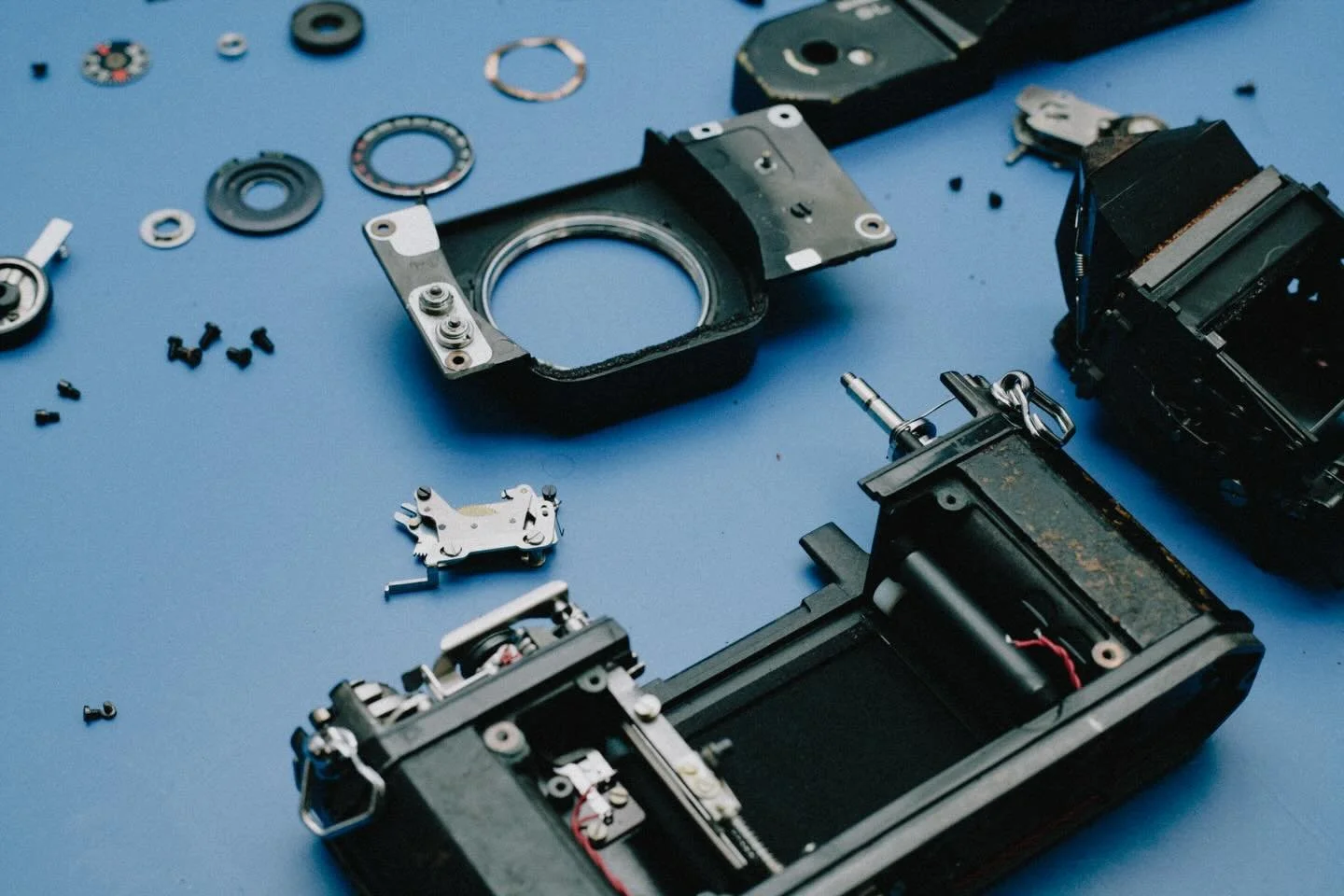 A few repairs from this week so far&hellip;

- Pentax SL
- Leica CL
- Pentax K1000
- Pentax ME Super 

#pentax #leica  #pppcameras #leica