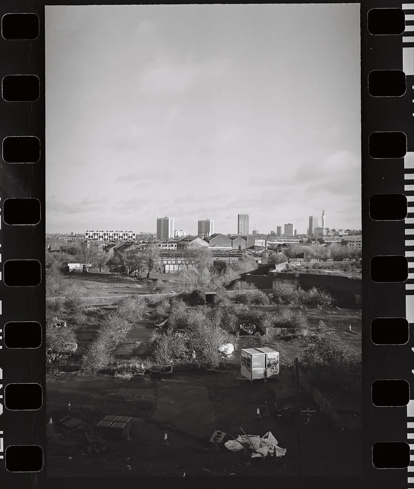 Some great shots captured by @gavin.campbell using our sprocket hole service 

🎞️ Olympus MJU II 
📷 Ilford XP2

#pppfilmlab #fujifilm #filmprocessing #keepfilmalive #filmdeveloping #35mmfilm #120film #you #filmisnotdead #bellinifoto #fujifilmfronti