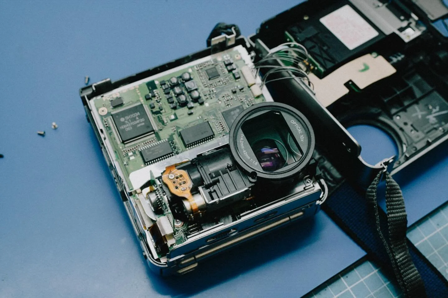 A few things on the workbench this week

#Leica #casio  #pppcameras #fujifilm